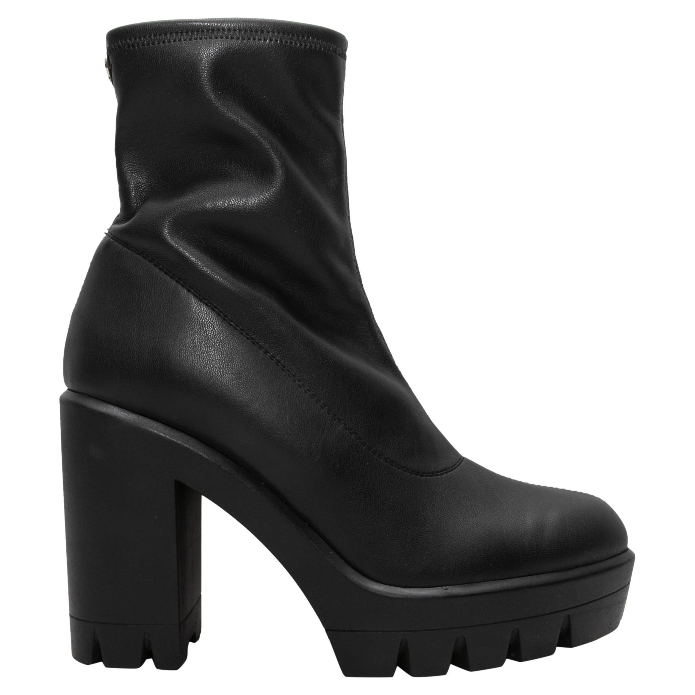 Black Giuseppe Zanotti Chunky Leather Ankle Boots Size 39 For Sale
