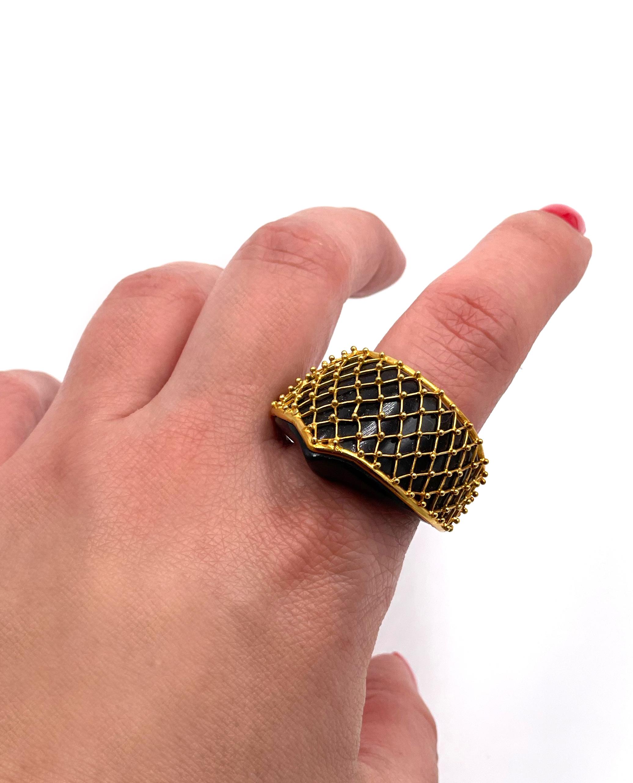 Ilias Lalaounis Black Glass Ring with 18K Yellow Gold Netting Detail For Sale 1