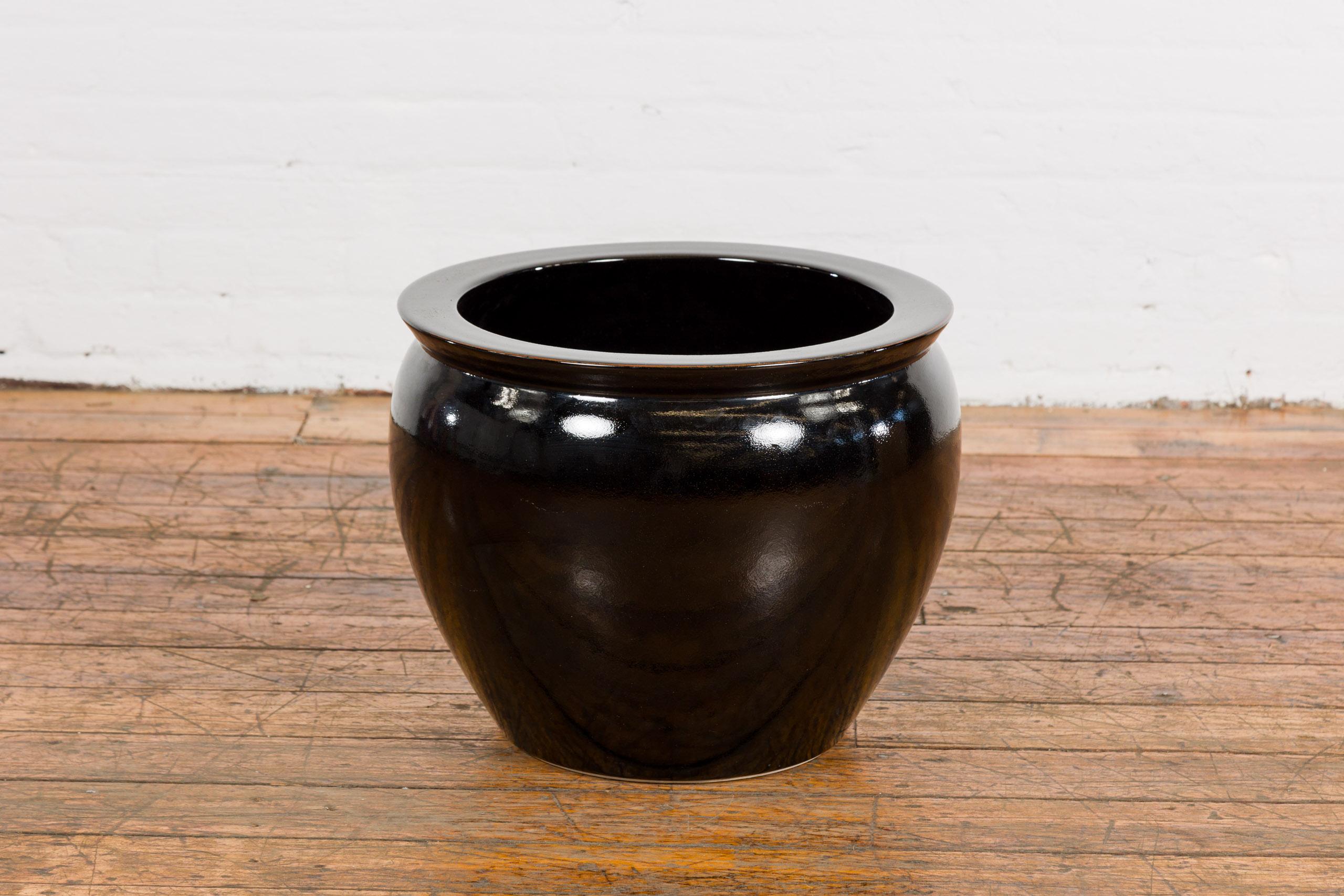 Rundes Pflanzgefäß aus Keramik mit schwarzer Glasur und sich verjüngenden Linien, Vintage im Angebot 3