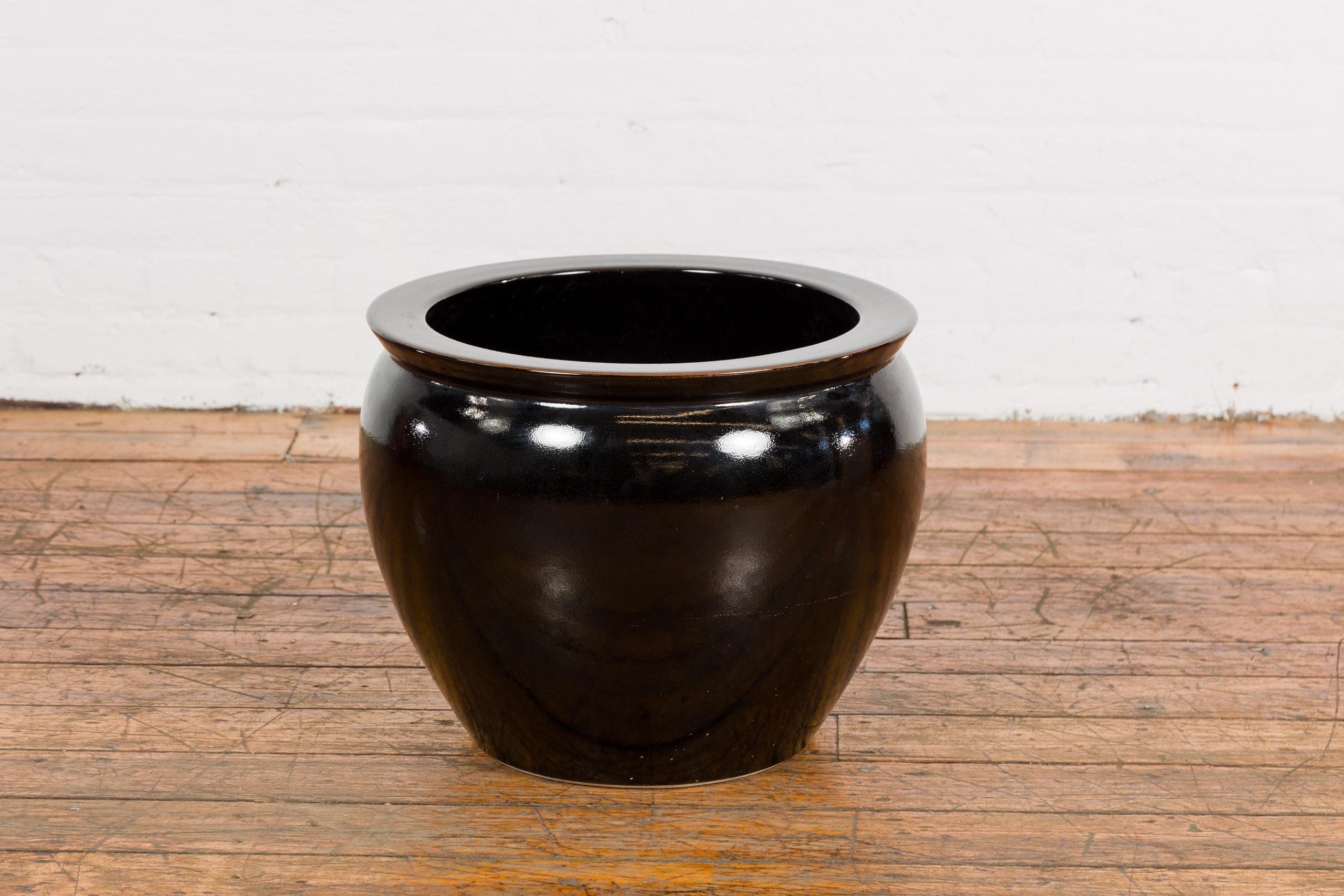 Rundes Pflanzgefäß aus Keramik mit schwarzer Glasur und sich verjüngenden Linien, Vintage im Angebot 2