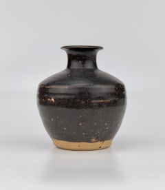 Black glazed bottle, Late Ming Era(16-17th century)