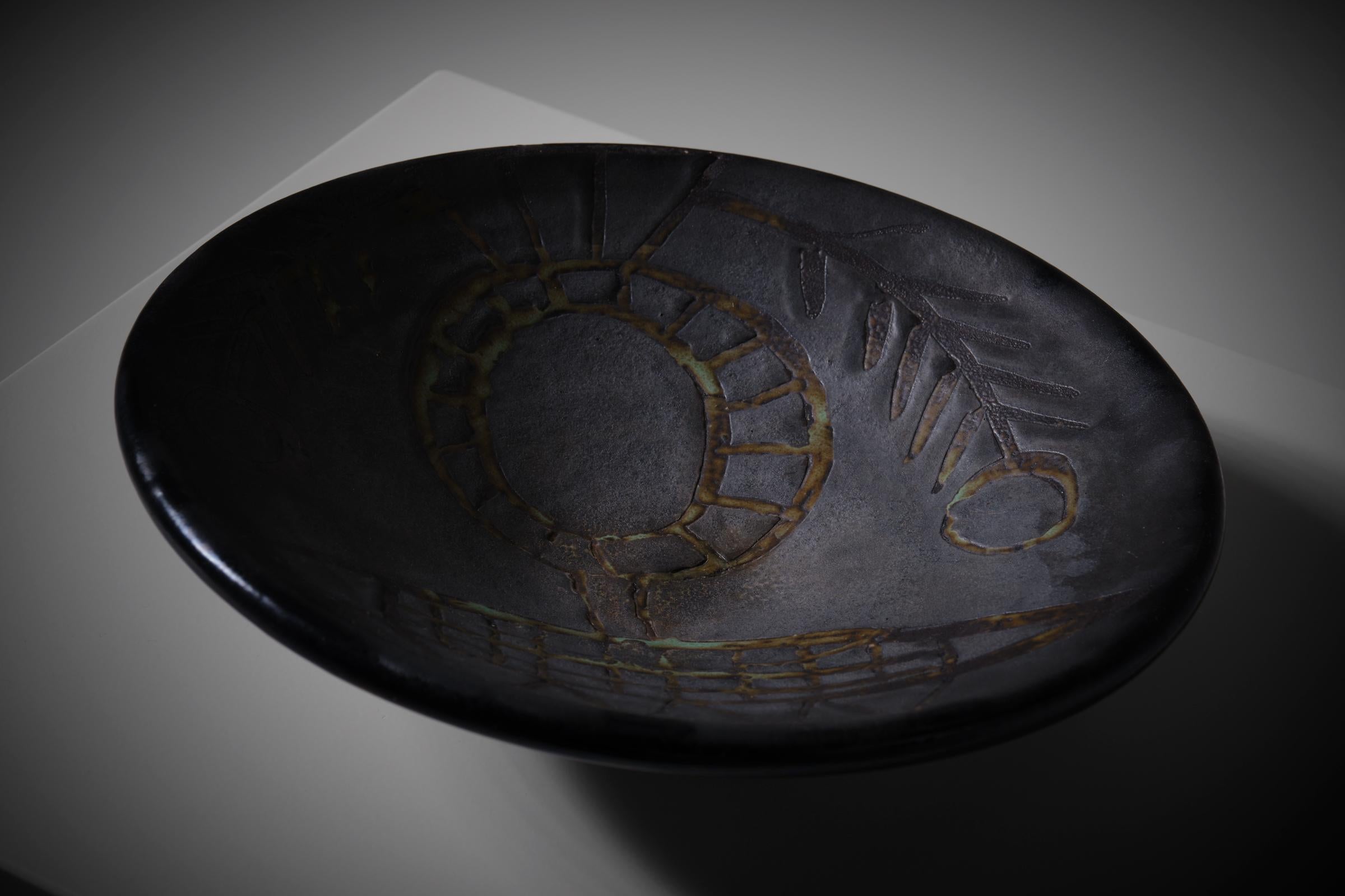 Black Glazed Ceramic Bowl by Roger Capron, France, 1950s In Good Condition For Sale In Rotterdam, NL