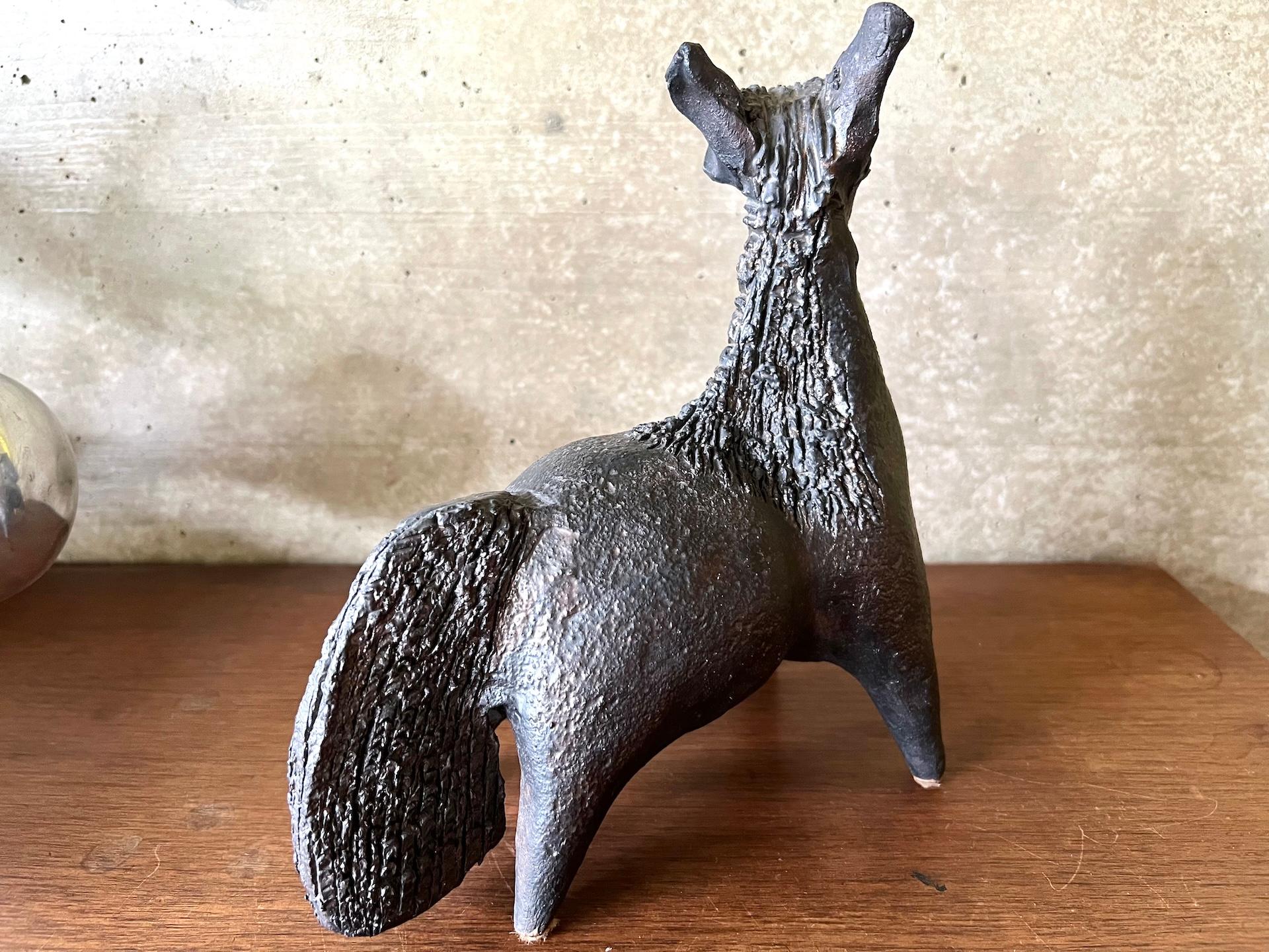 Black glazed ceramic horse sculpture signed Pouchain – Circa 1960 in vendita 7