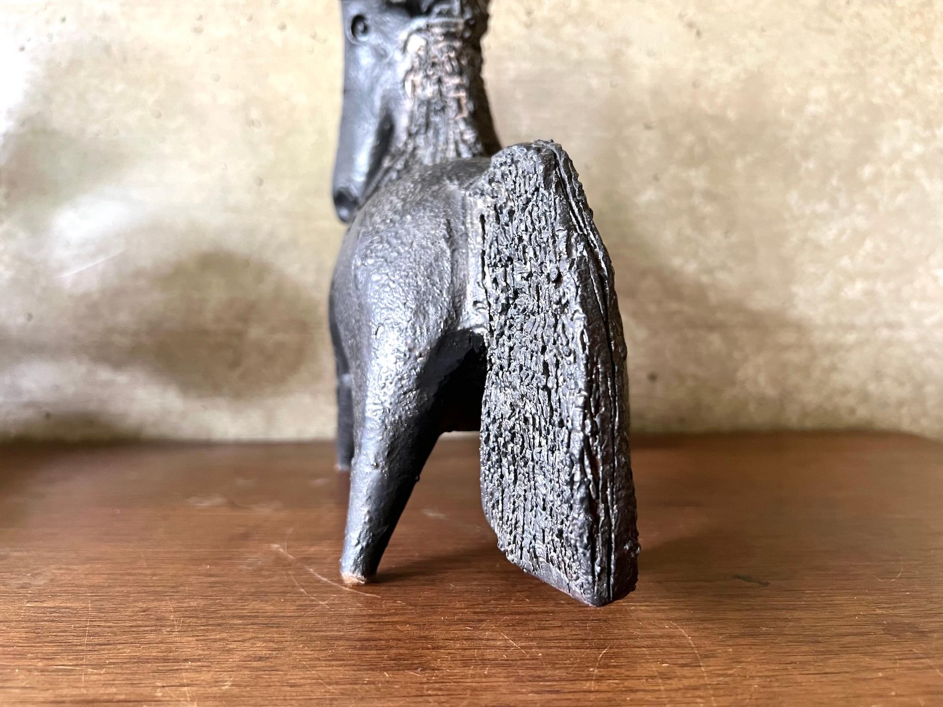 Black glazed ceramic horse sculpture signed Pouchain – Circa 1960 in vendita 8