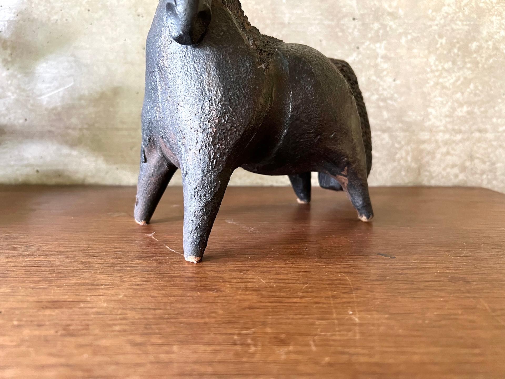 Ceramica Black glazed ceramic horse sculpture signed Pouchain – Circa 1960 in vendita