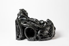 Sculpture murale en céramique émaillée noire, 2024