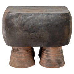 Tabouret ou table basse en céramique émaillée noire de Mia Jensen, 2023