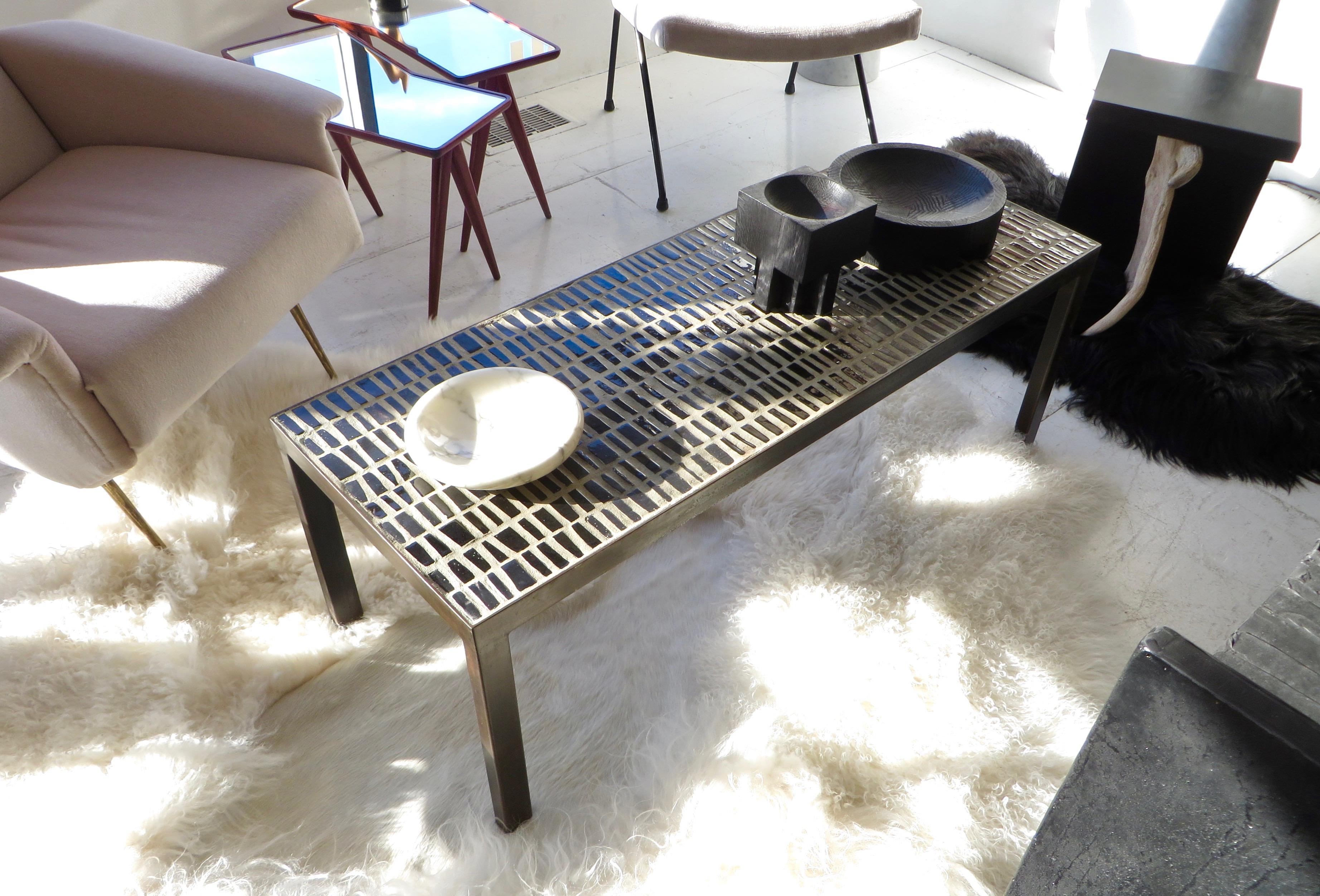 Céramique Table basse de style Georges Jouve en marqueterie de céramique émaillée noire