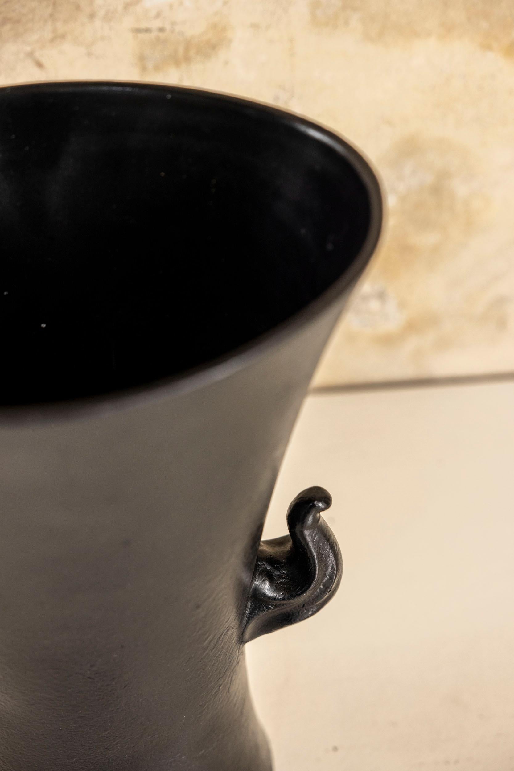 Vaso in ceramica smaltata nera di Antonia Campi, Laveno, Italia anni '50 In condizioni ottime in vendita a Piacenza, Italy