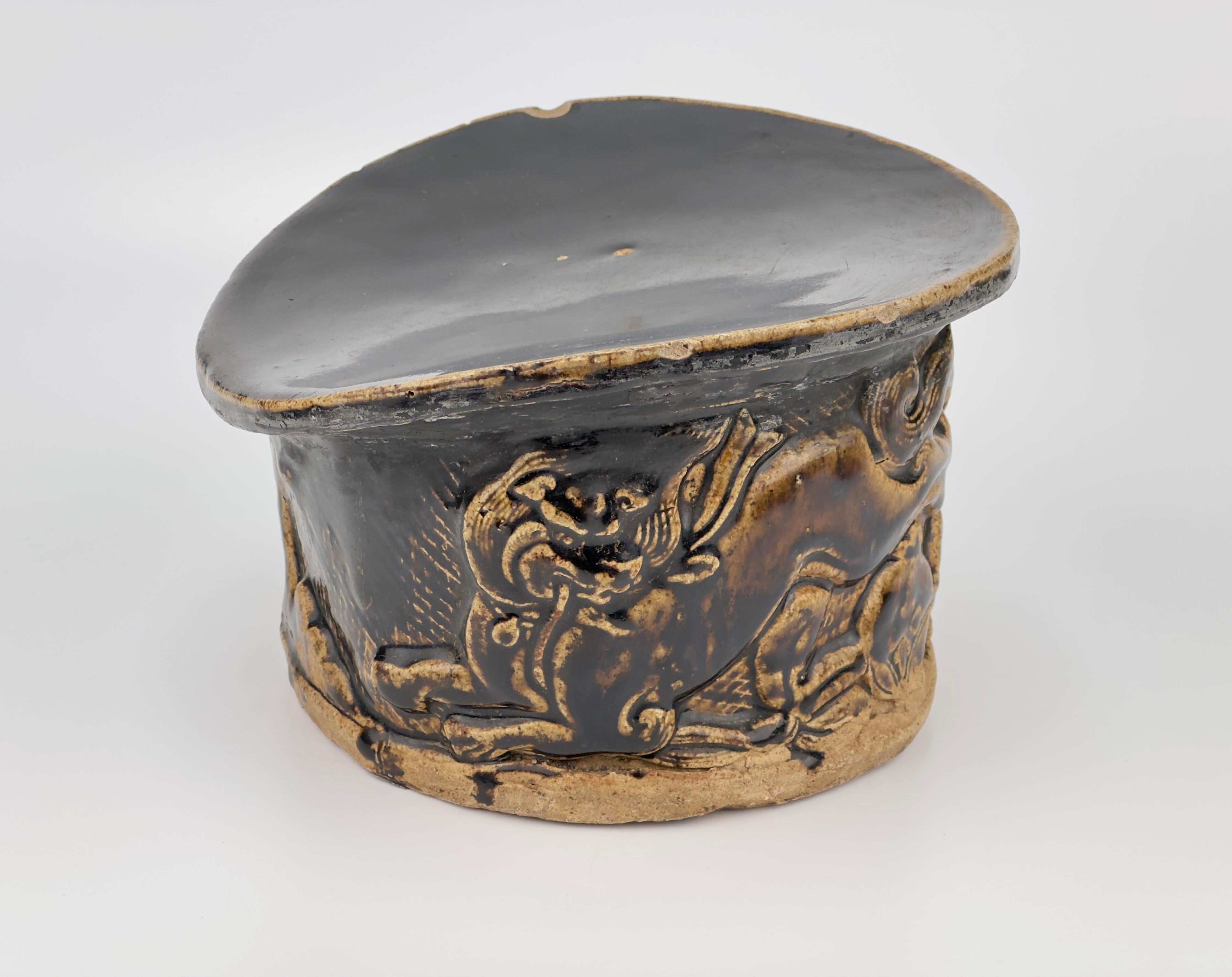 Black-glazed Lion Pillow, Northern Song-Jin Dynasty For Sale 3