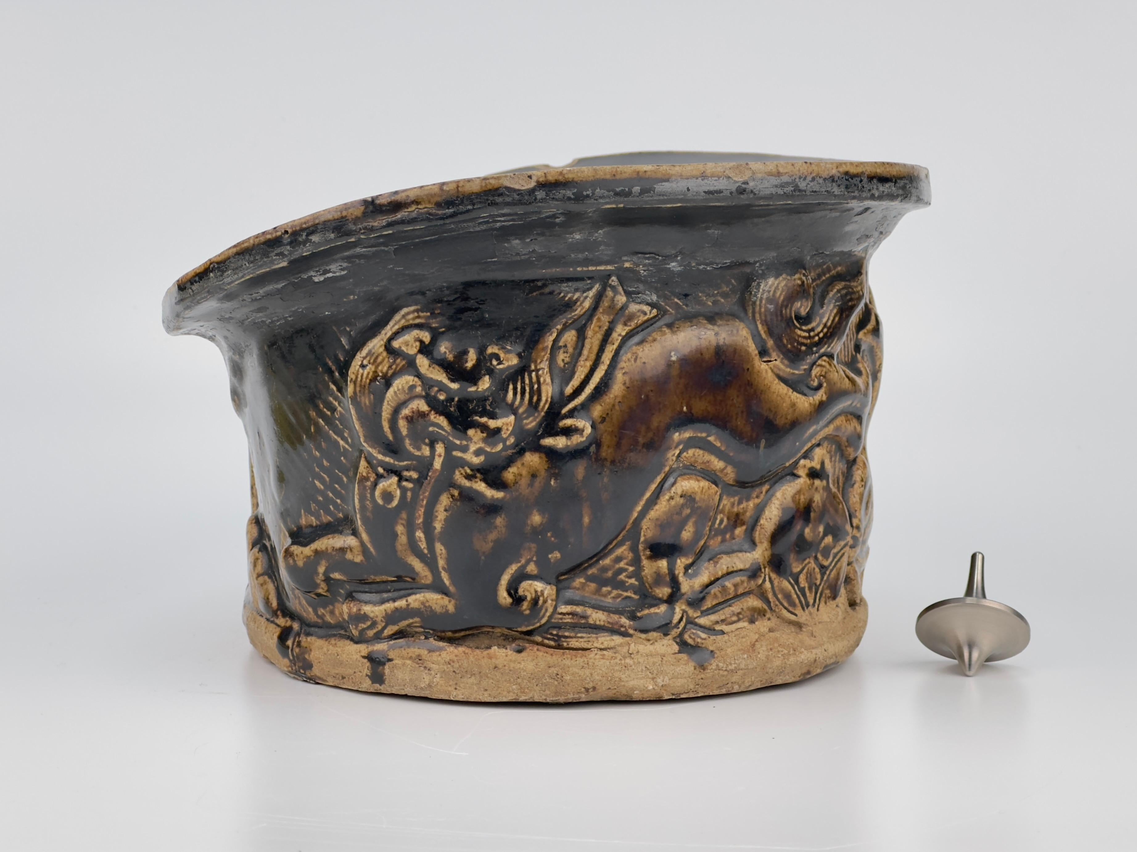 Black-glazed Lion Pillow, Northern Song-Jin Dynasty For Sale 13