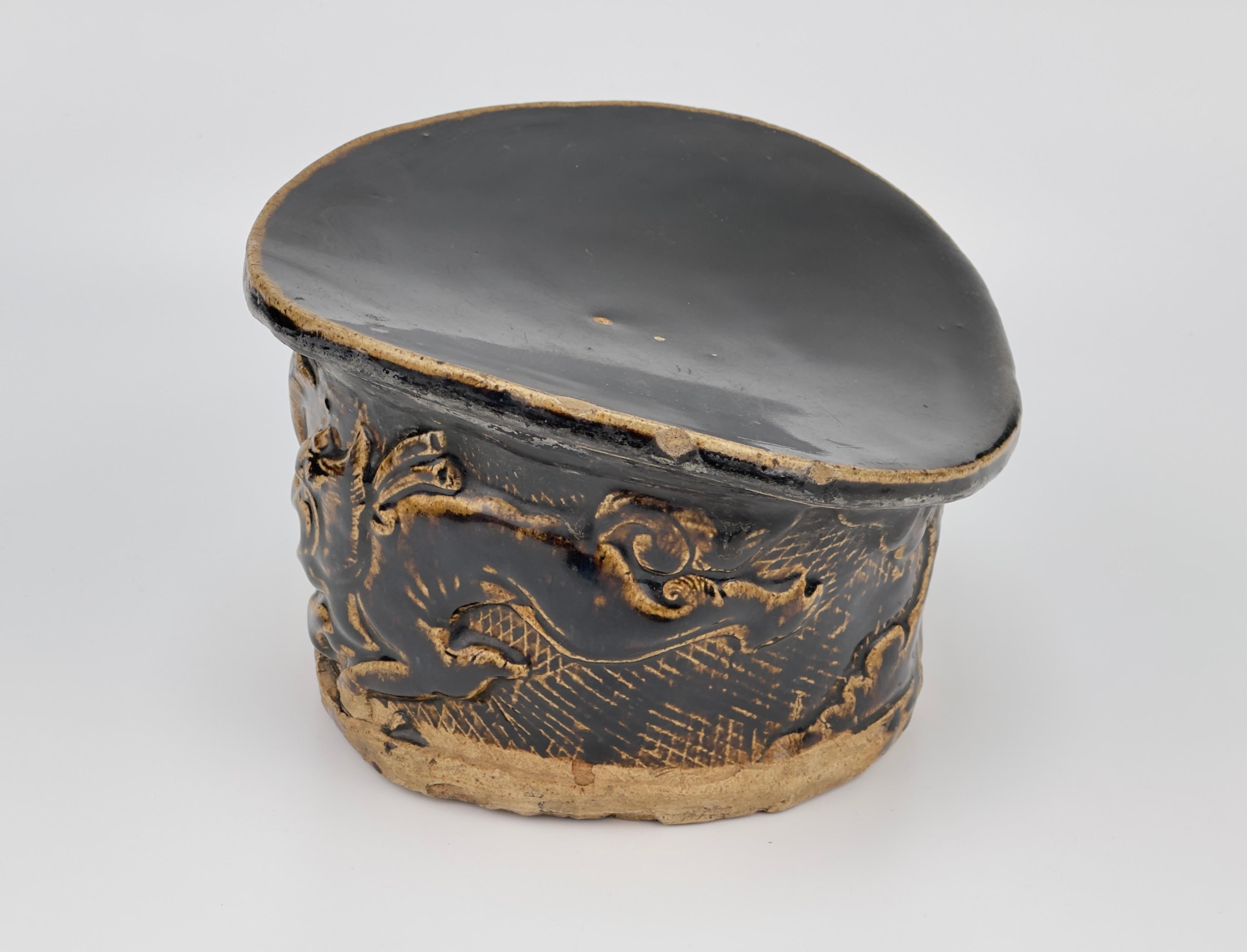 Black-glazed Lion Pillow, Northern Song-Jin Dynasty For Sale 1