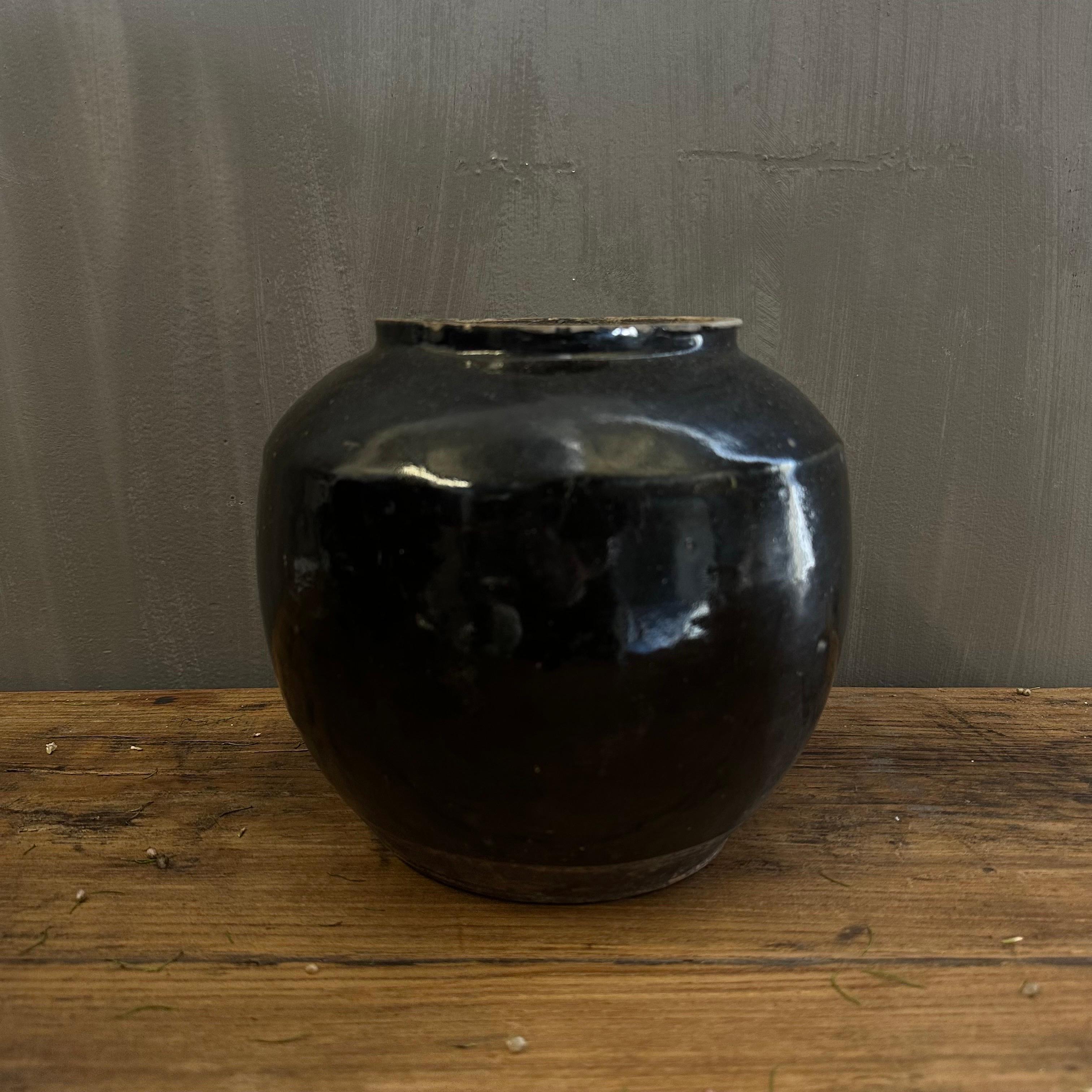 Black Glazed Pottery In Good Condition In Brea, CA