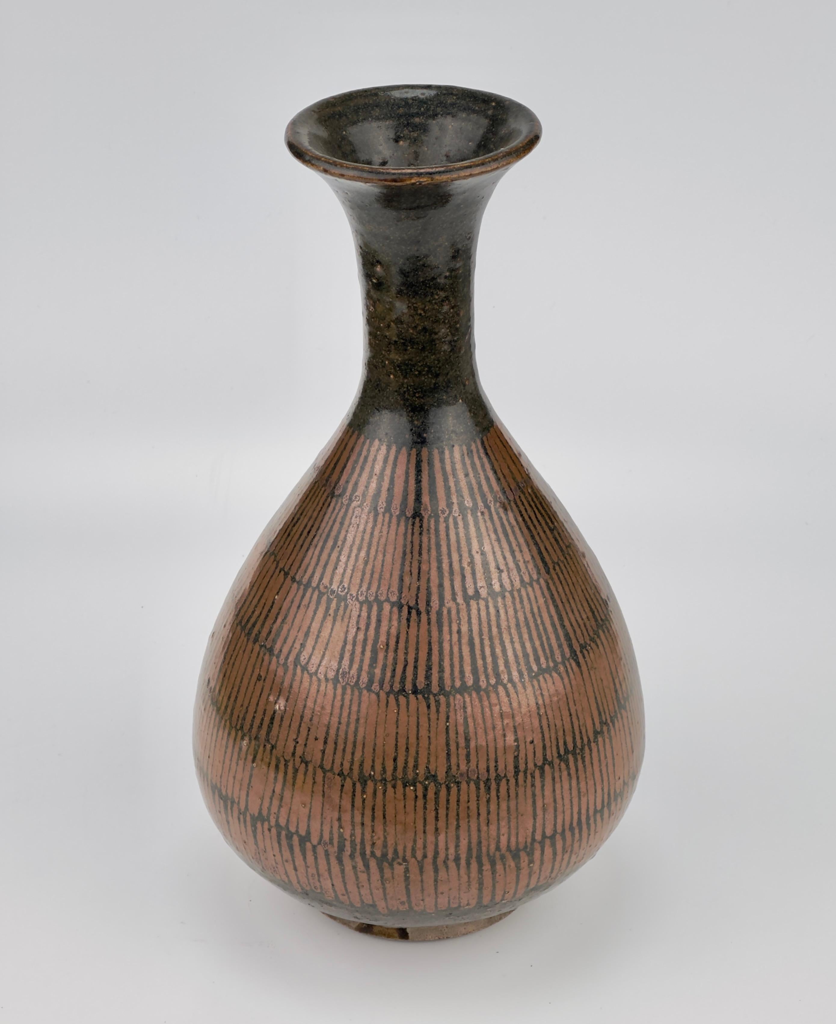 Hong Kong Black-Glazed Russet-Painted Bottle Vase, Northern Song-Jin Dynasty For Sale