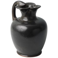 Schwarz glasierte Schulter-Oinochoe der Form 2 Athen, um 450 v. Chr. Gebranntes Steingut