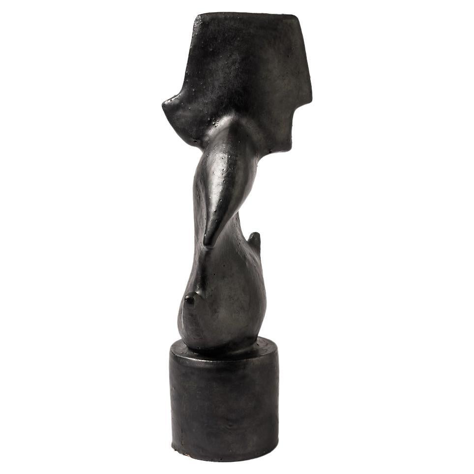 Schwarz glasierte Skulptur aus Steingut von Michel Lanos, ca. 1980–1990 im Angebot