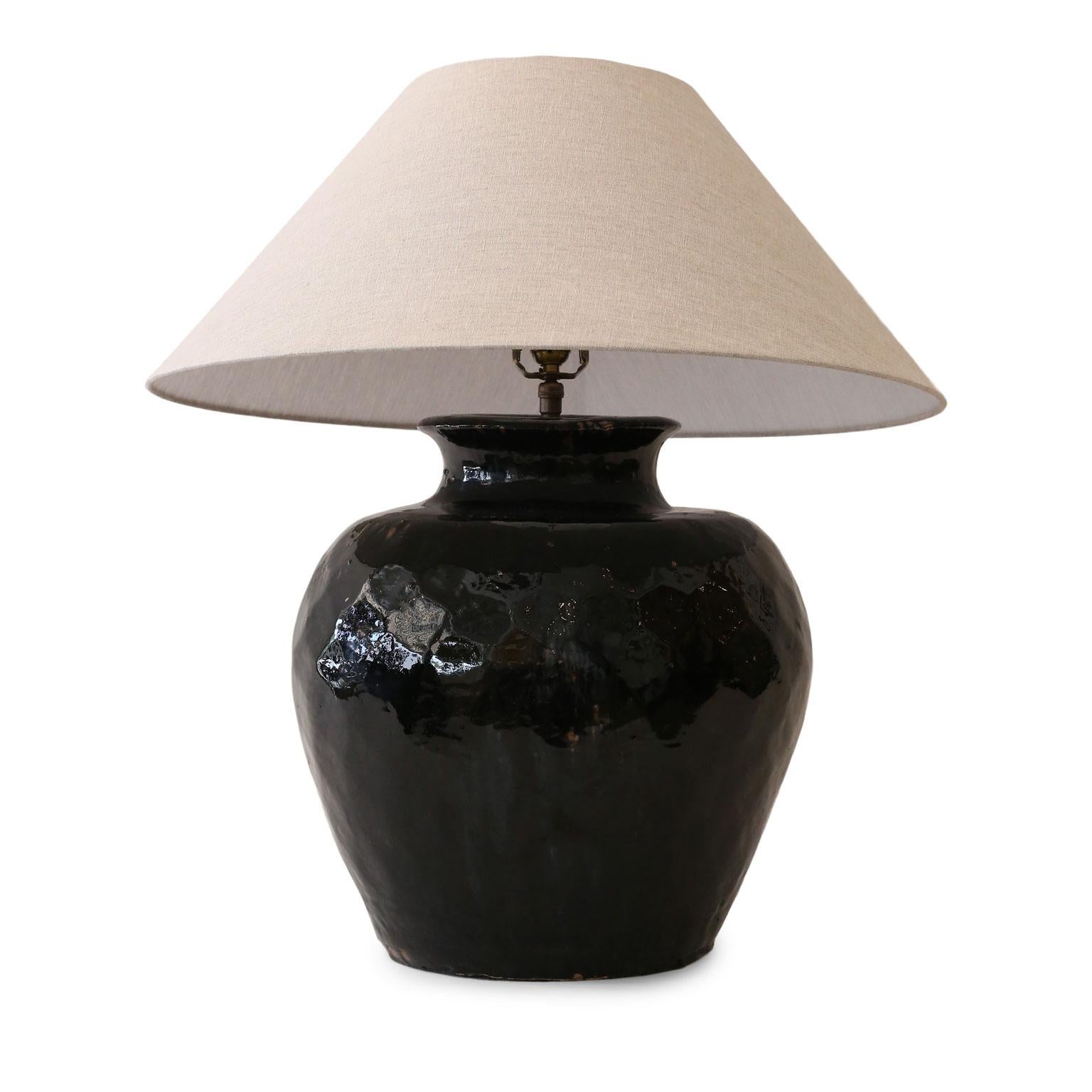 Modern Black Glazed Terracotta Table Lamp