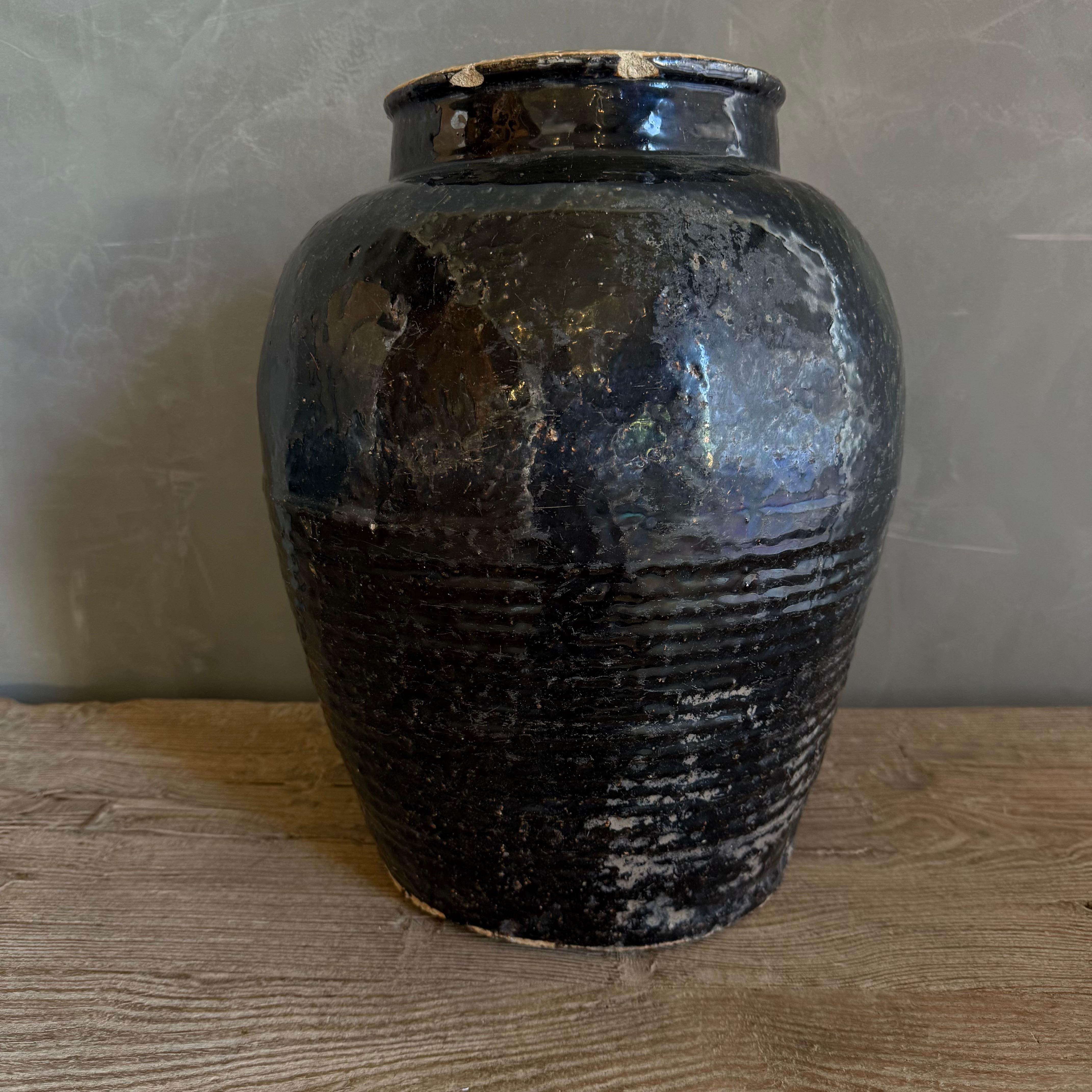 Schwarz glasiert Wabi Sabi Stil Keramik Vintage (Organische Moderne) im Angebot