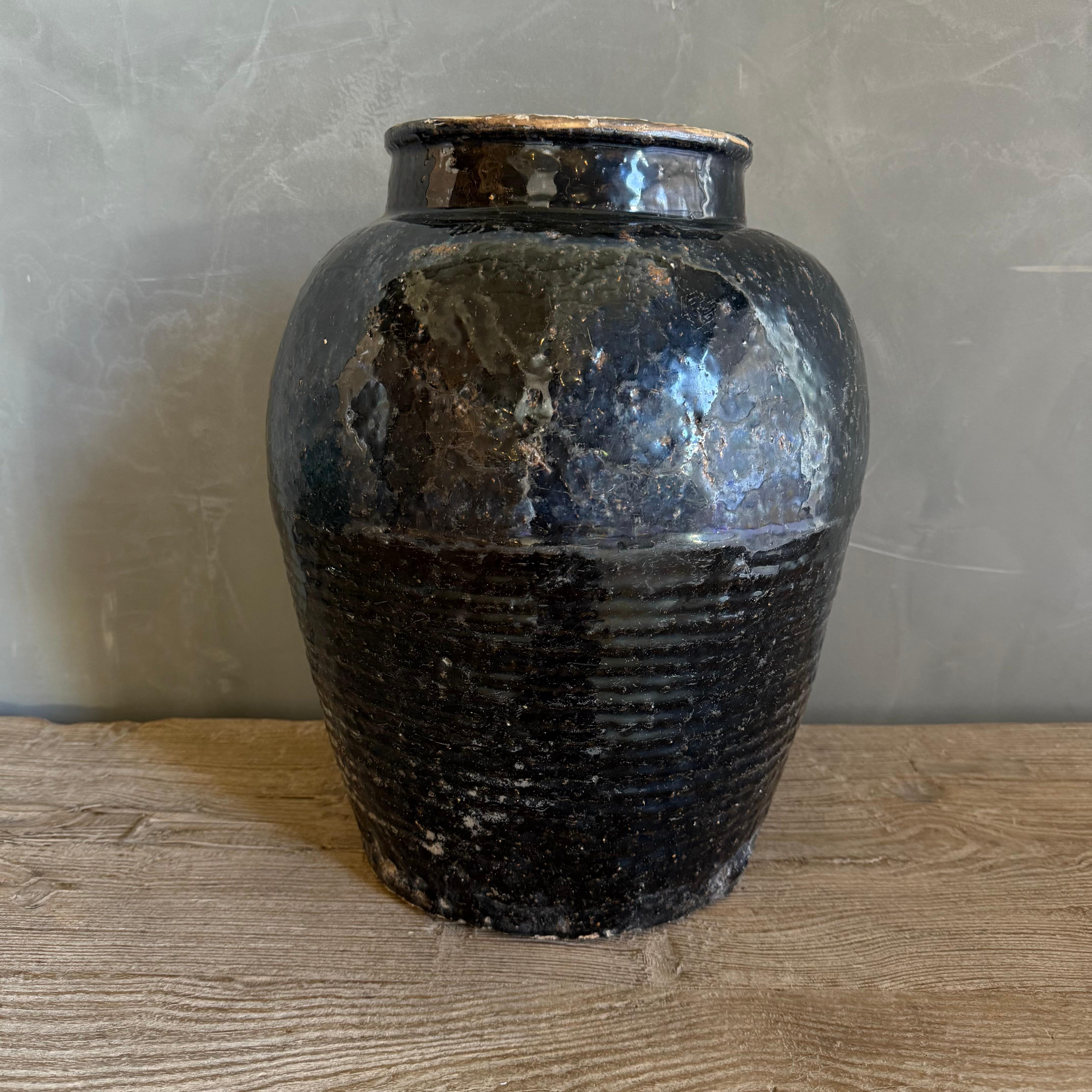 Schwarz glasiert Wabi Sabi Stil Keramik Vintage (Glasiert) im Angebot