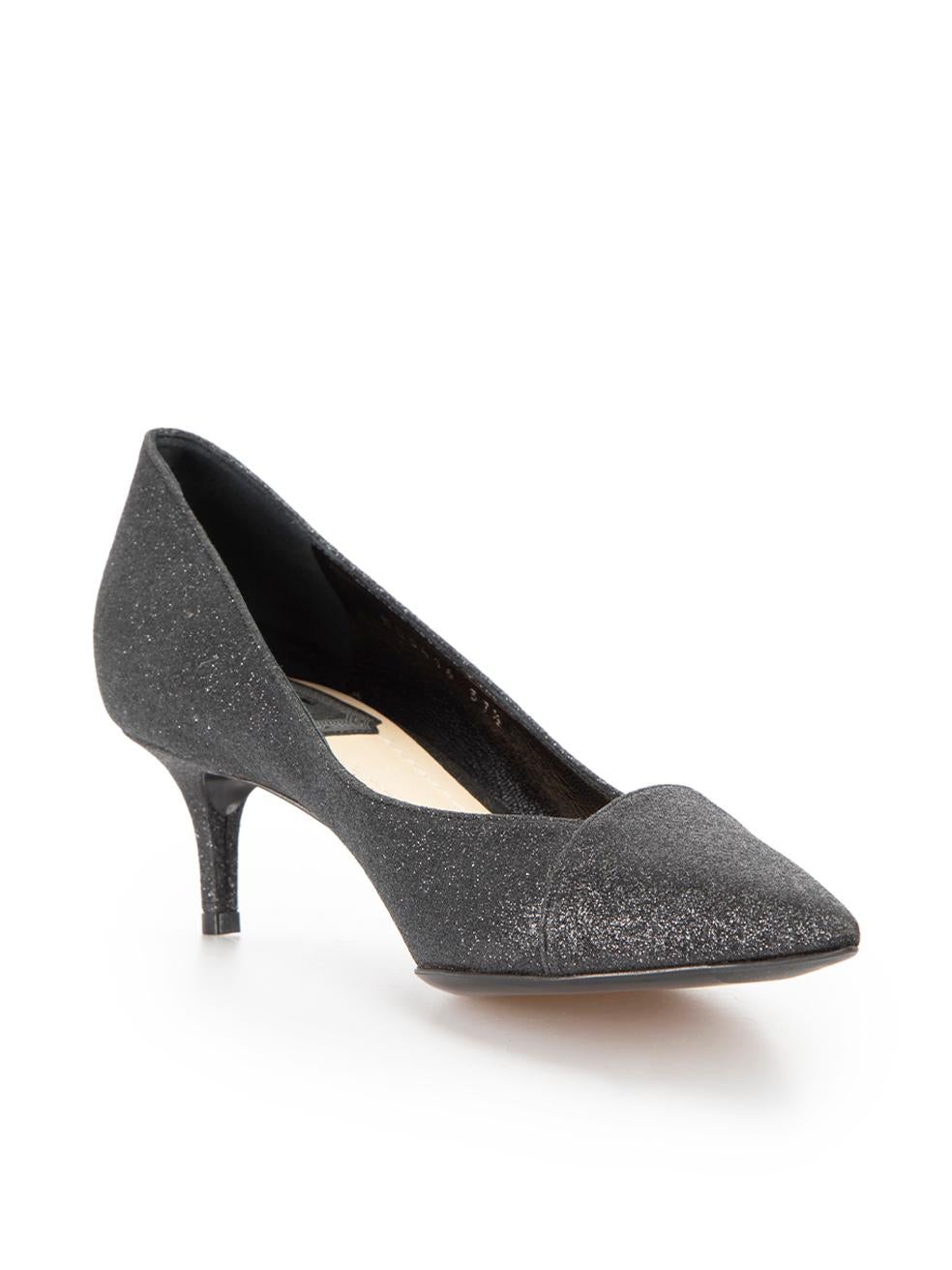 CONDITION is Never Worn. No visible wear to shoes is evident on this used Christian Dior designer resale item.



Details


Black

Glitter

Slip-on pumps

Point-toe

Kitten heel



 

Made in Italy 

 

Composition

EXTERIOR: Glitter

INTERIOR: