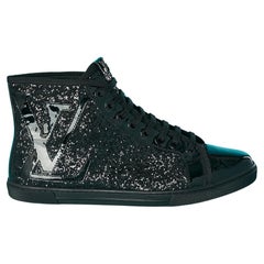 Black glitters sneakers with black patent leather " LV" Louis Vuitton 600€