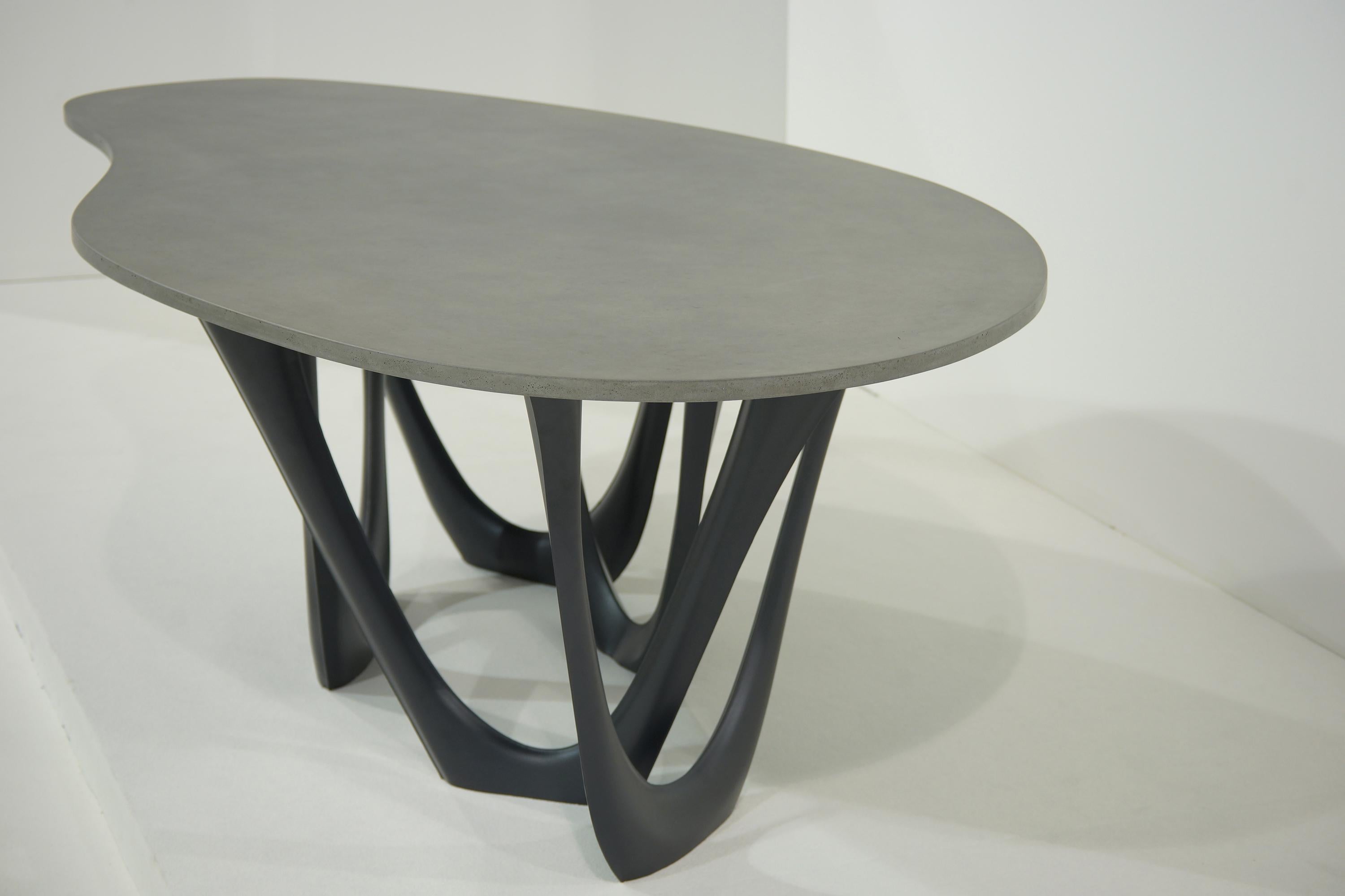 Powder-Coated Black Glossy Concrete Steel Sculptural G-Table by Zieta For Sale