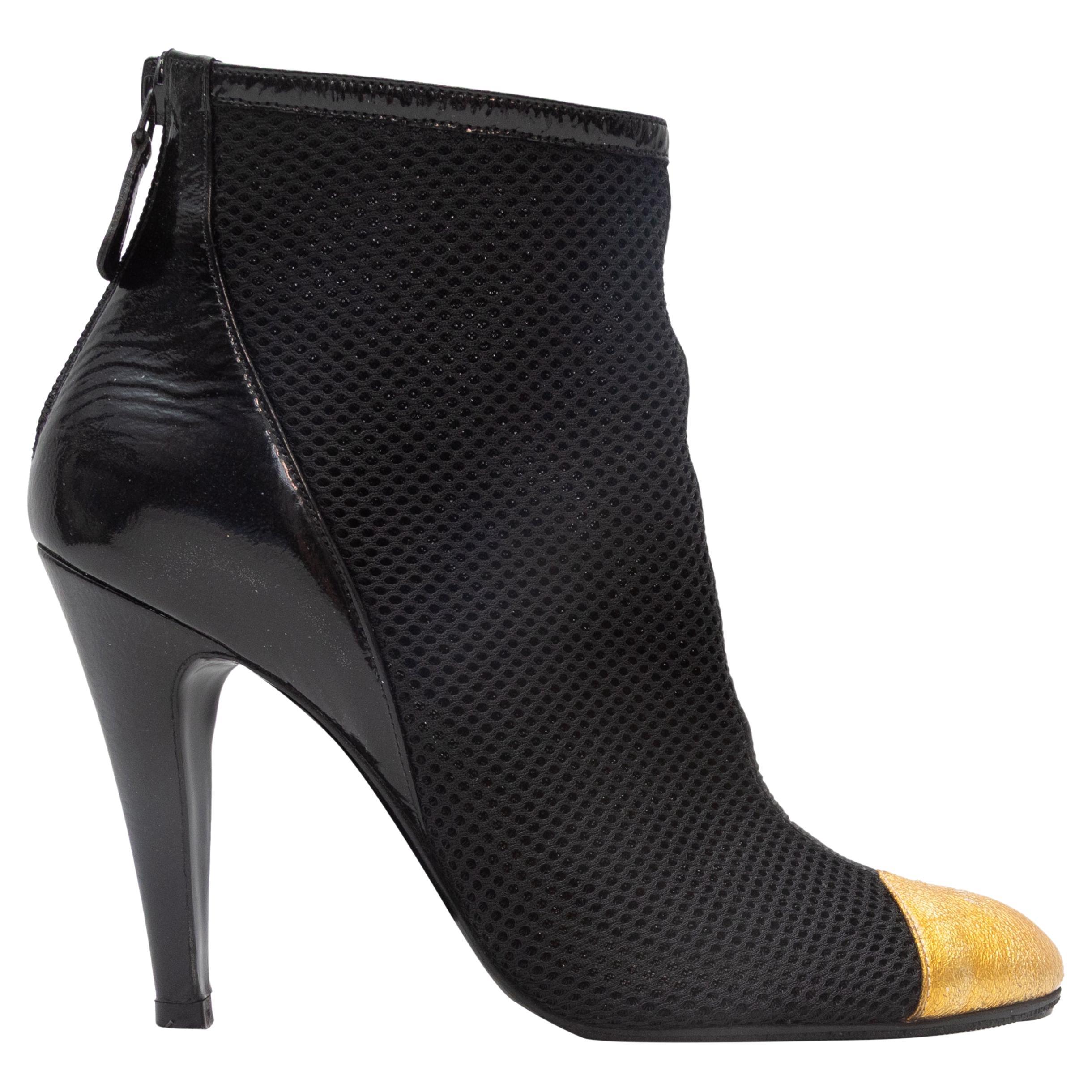 Botines con tacón de malla y charol Chanel negro y dorado Talla 39