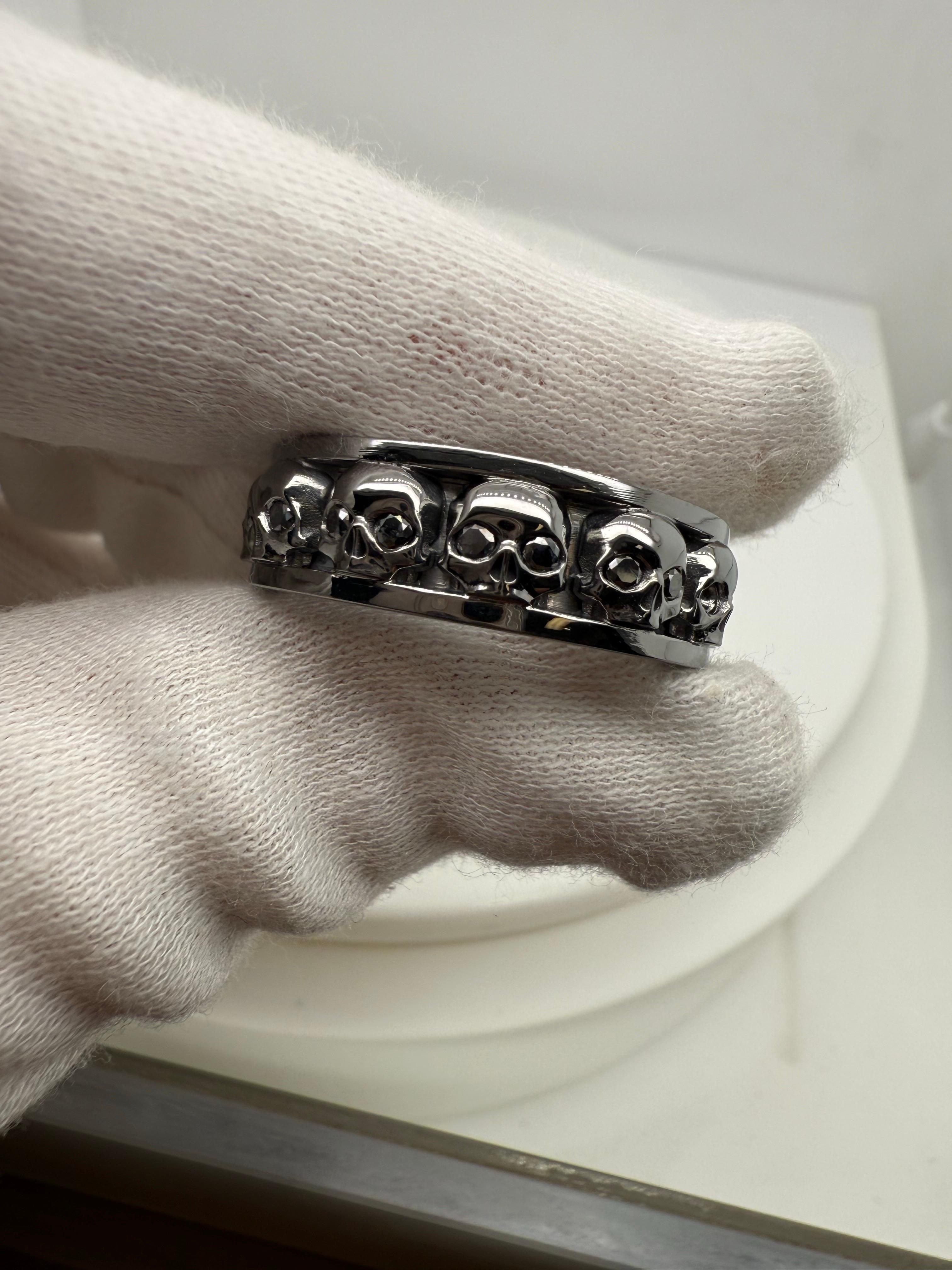 Femenino o masculino Anillo calavera oro negro 18KT oro talla 9 en venta
