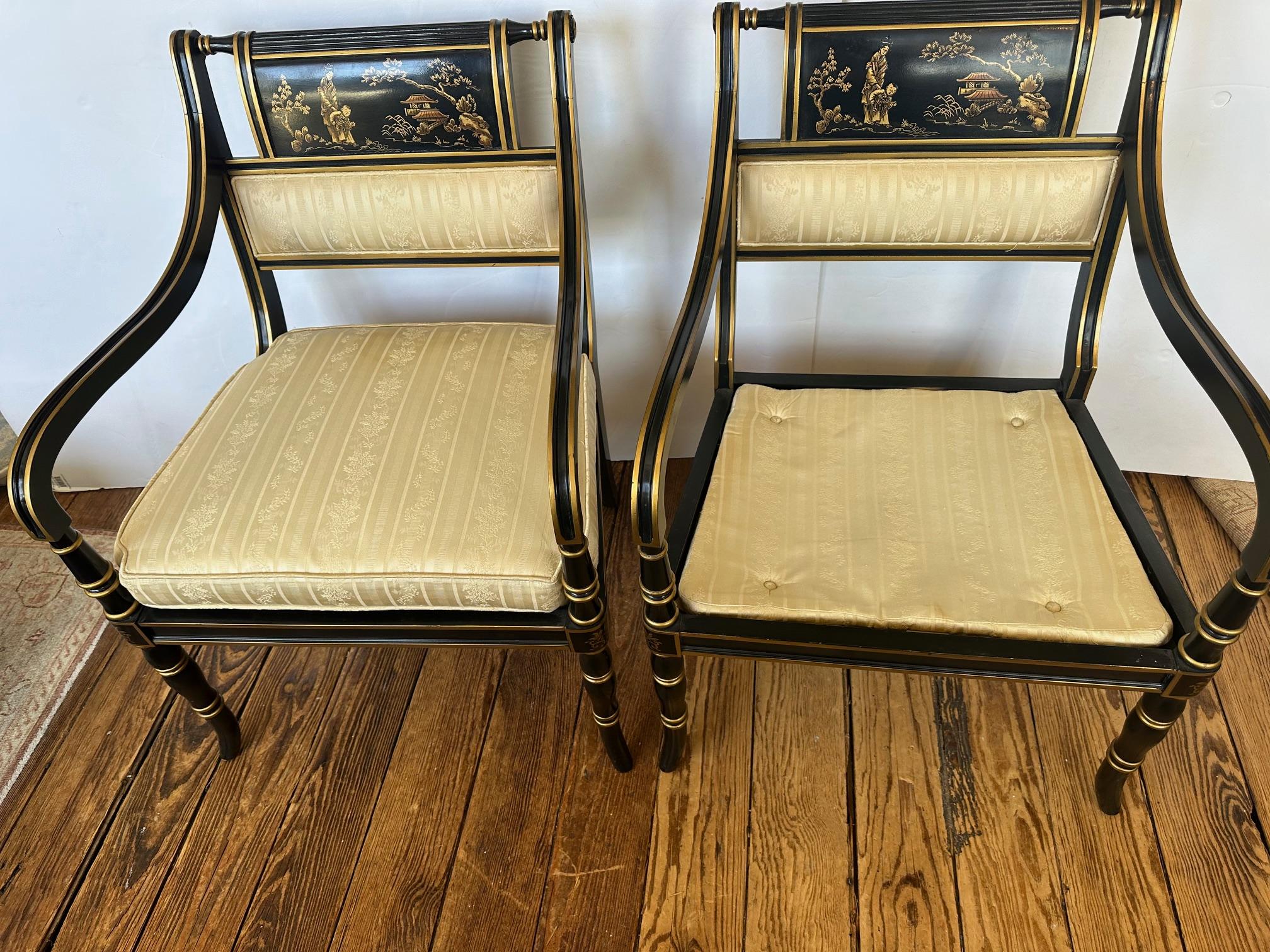Fauteuils Hollywood Regency noirs et or par Baker en vente 4