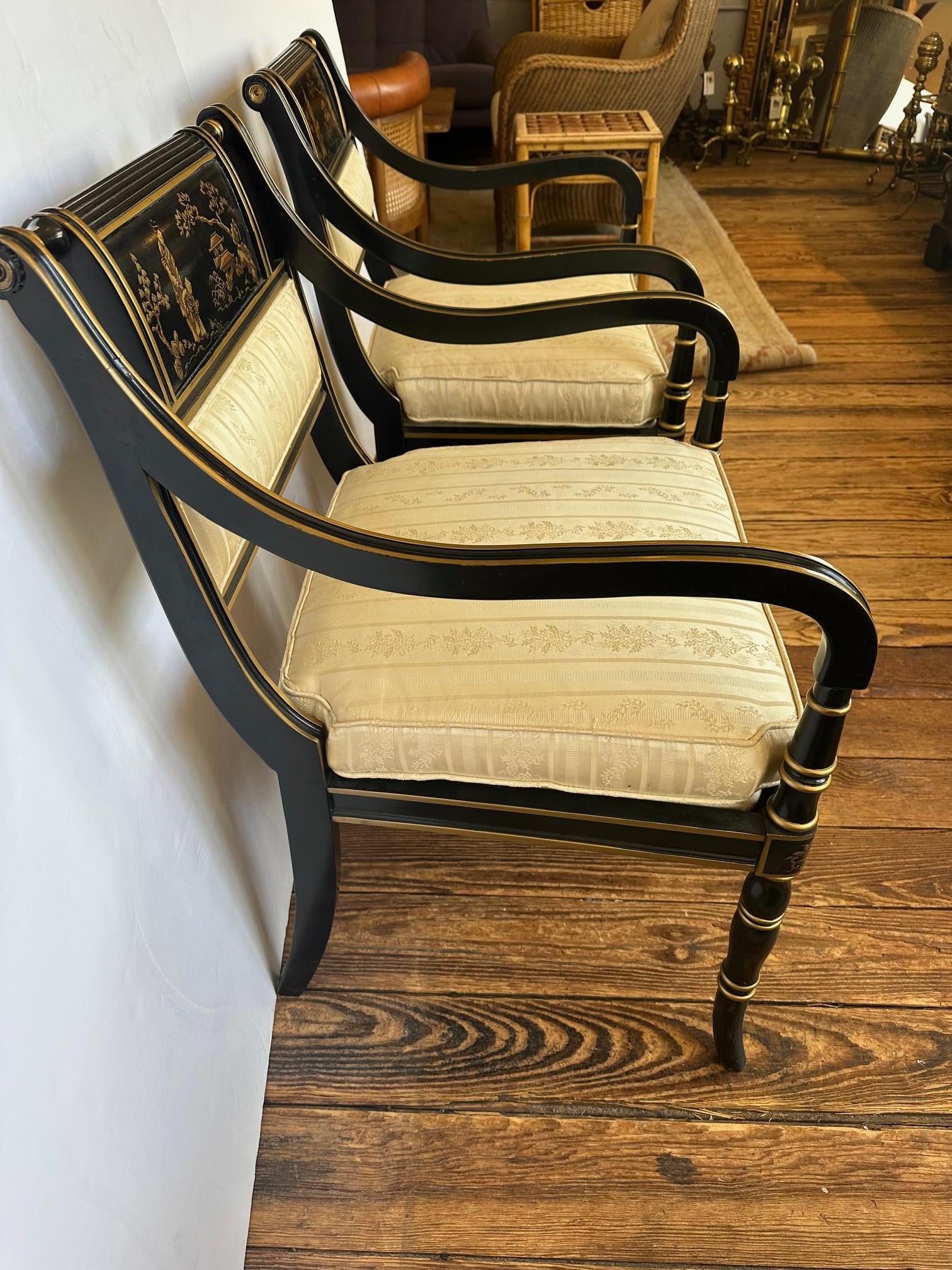 Fin du 20e siècle Fauteuils Hollywood Regency noirs et or par Baker en vente