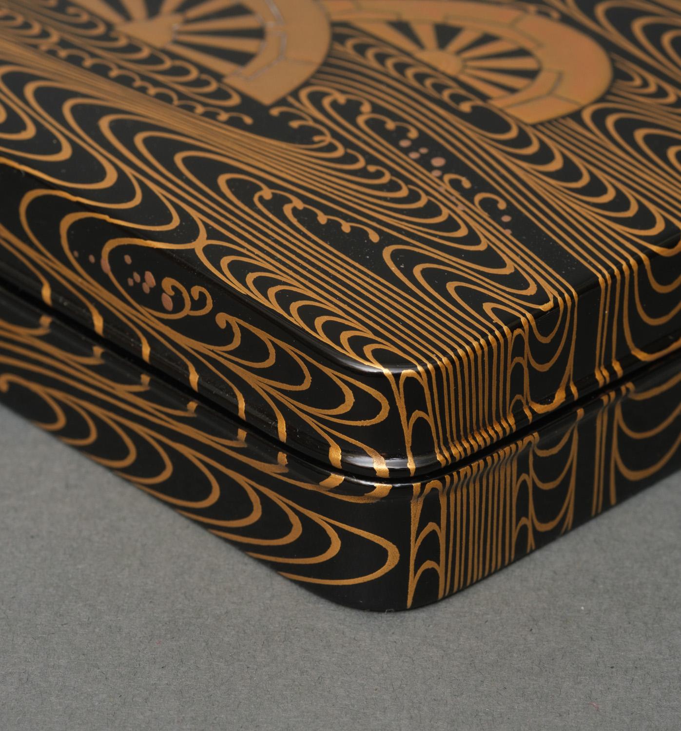 Japanese Lacquer Suzuribako 硯箱 'Writing Box' by Hattori Toshio 服部俊夫 '1943' For Sale 2