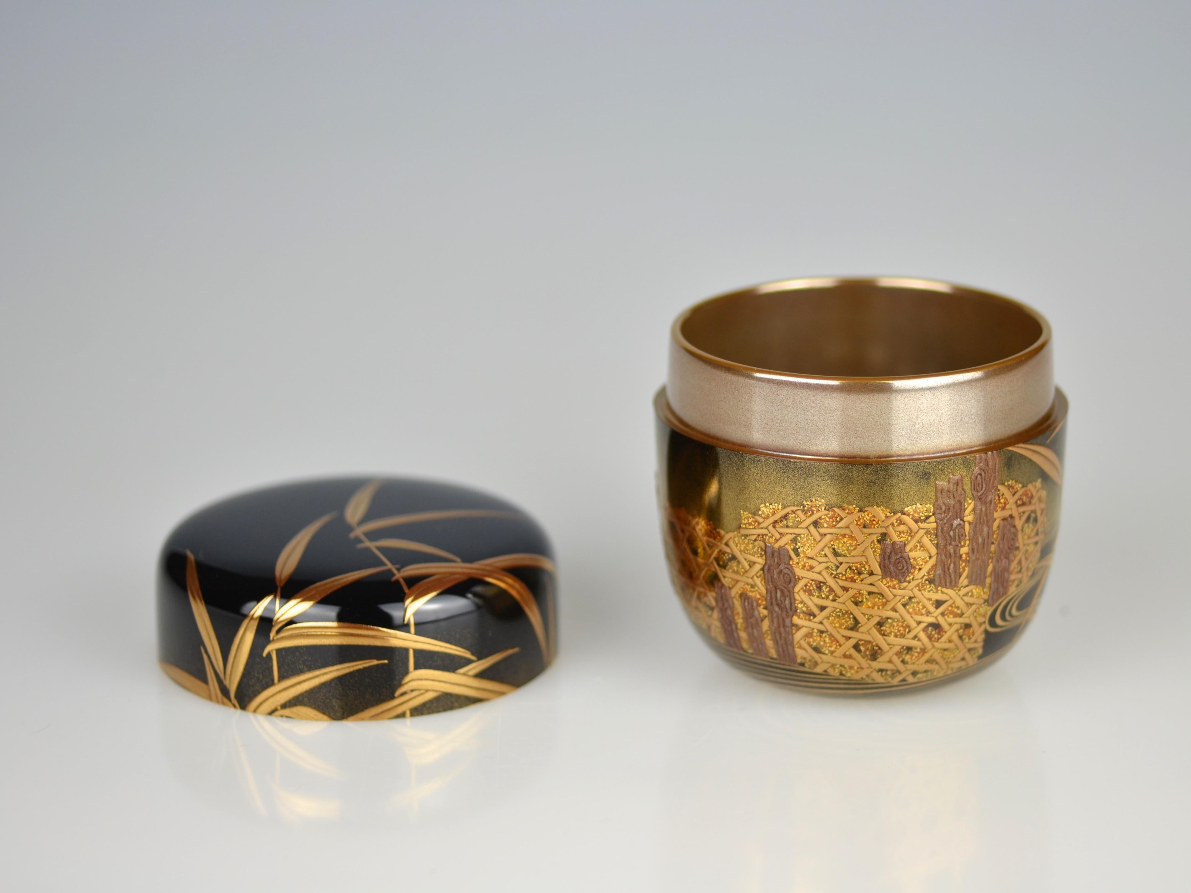 Lacquered Black Gold Lacquer Tea Caddy Natsume with River Scene by Kawabata Kinsa V For Sale
