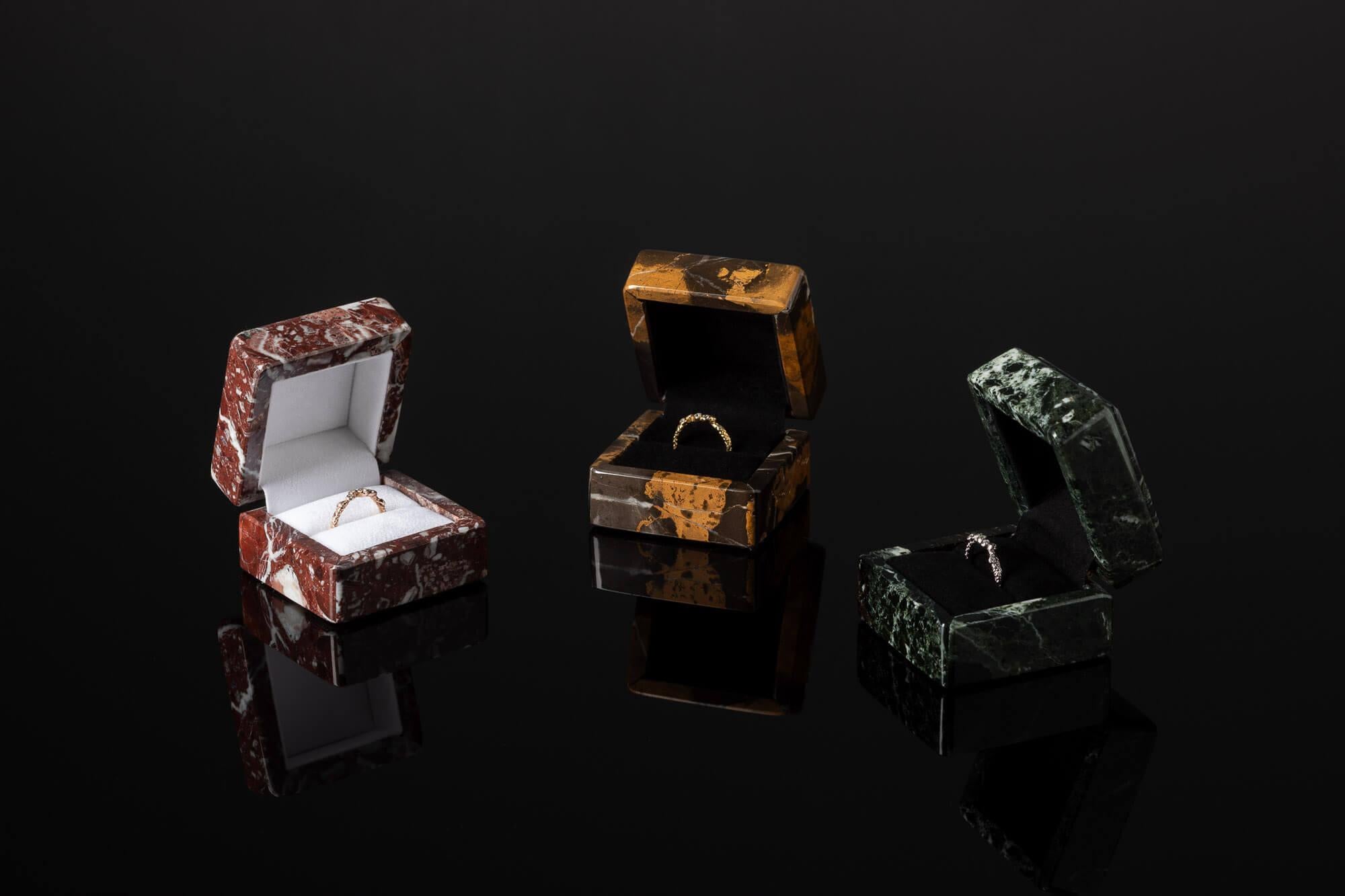 Black & Gold Marble Ring Box In New Condition For Sale In PRAHA 8, CZ