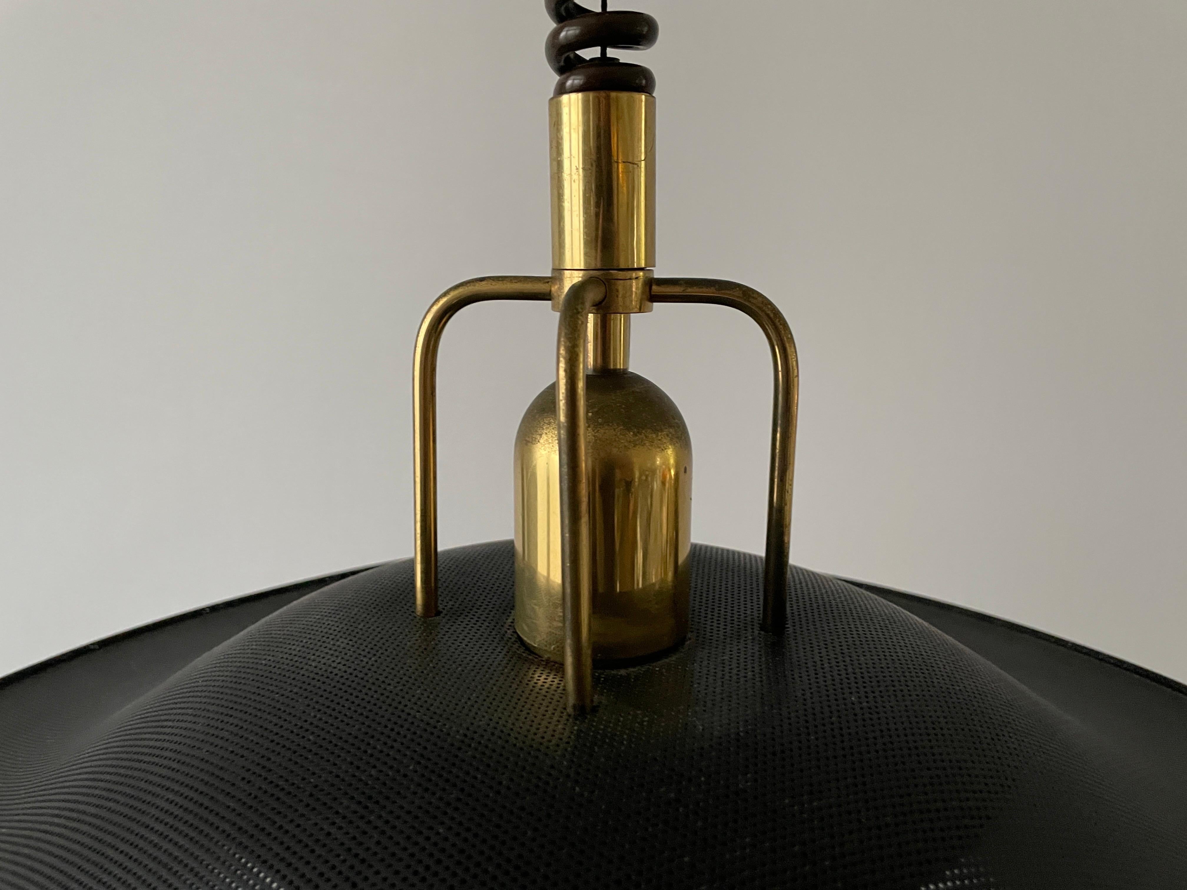 Allemand Lampe suspendue réglable en métal noir et doré par Cosack, années 1970, Allemagne en vente