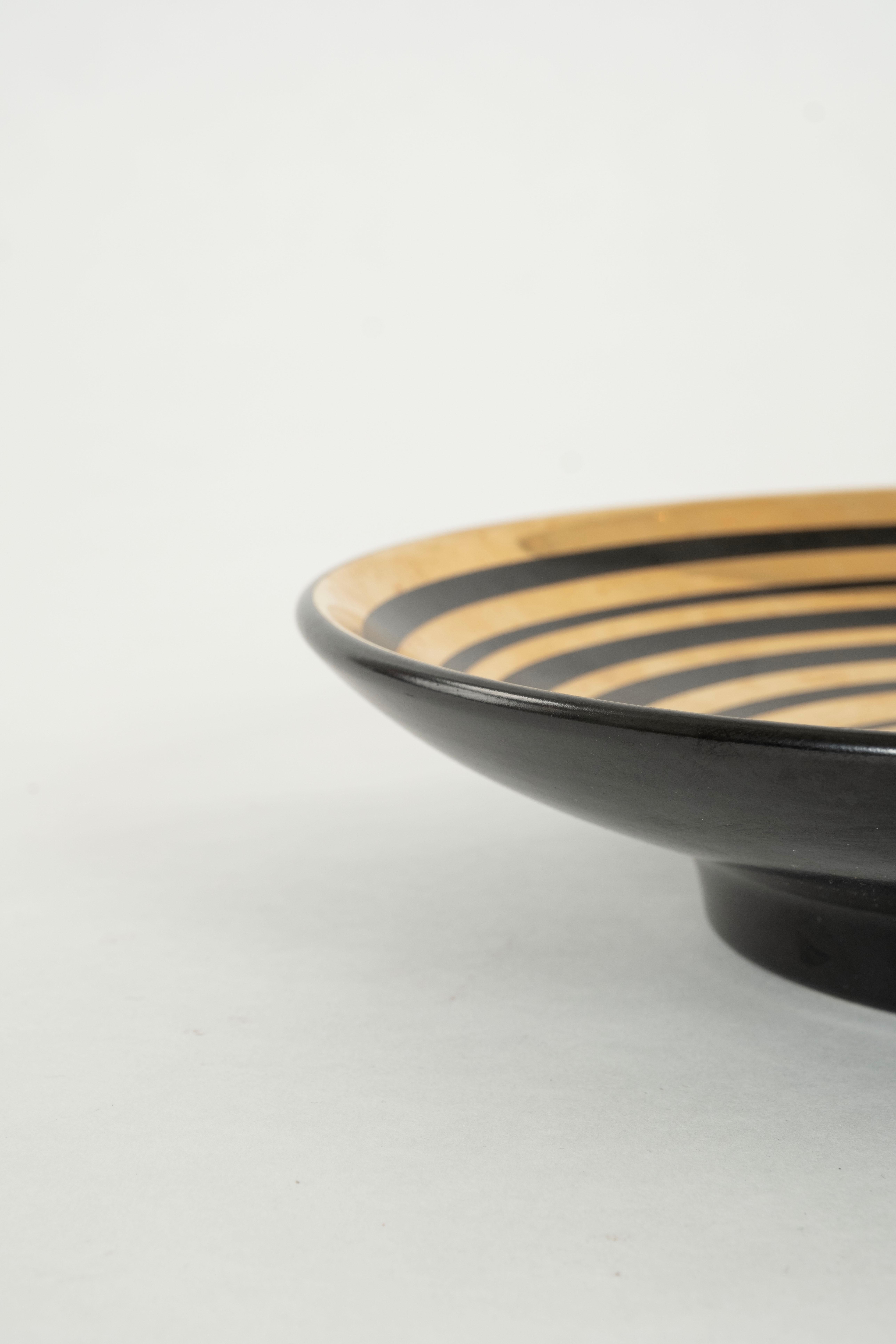 Glazed Black Gold Waylande Gregory Studios Shallow Dish Bowl For Sale