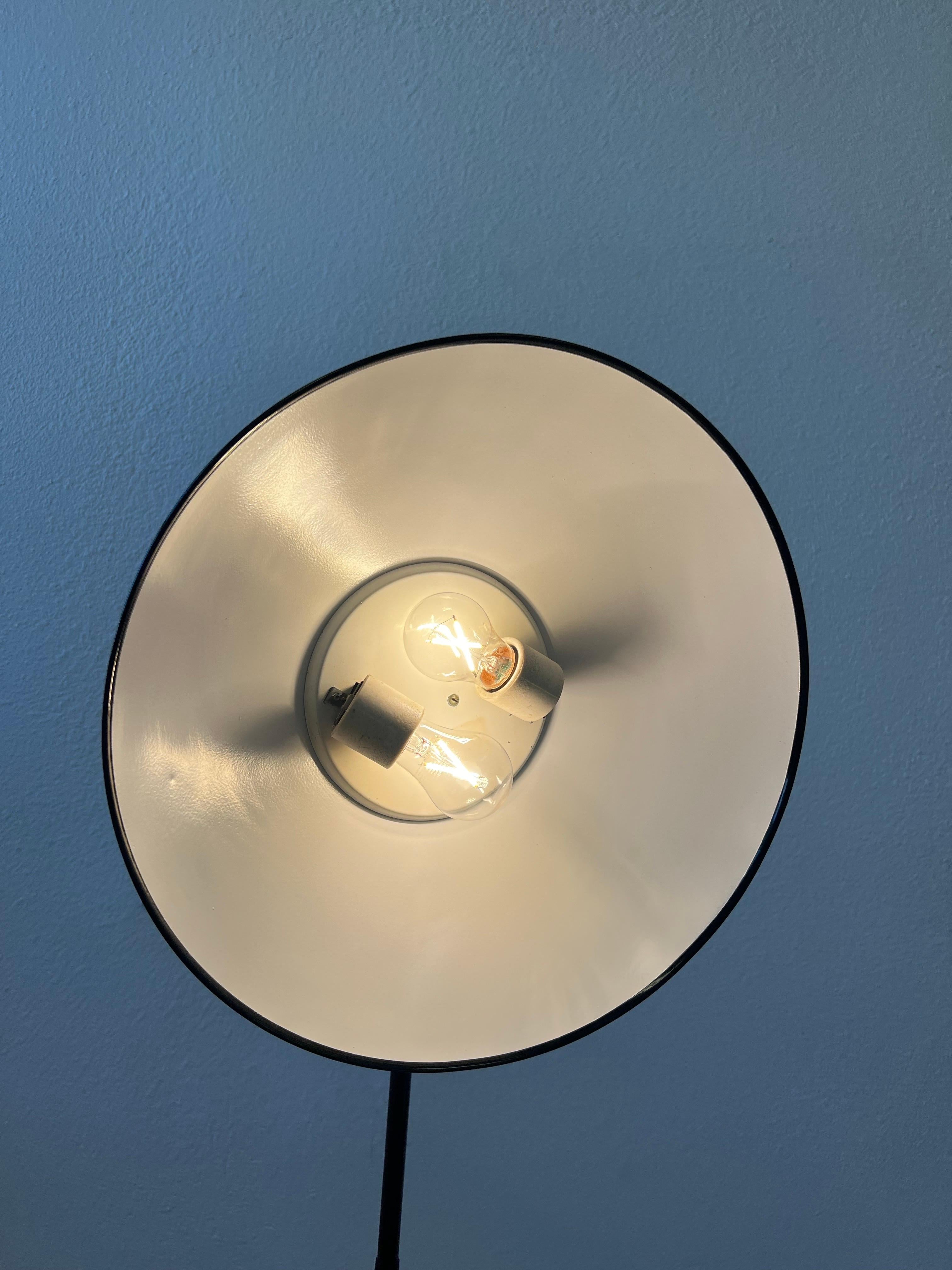 Milieu du XXe siècle Lampadaire col de cygne noir par Kurt Versen en vente