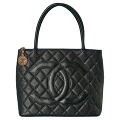 Asa trasera de piel granulada negra con pespuntes Chanel 2002/2003