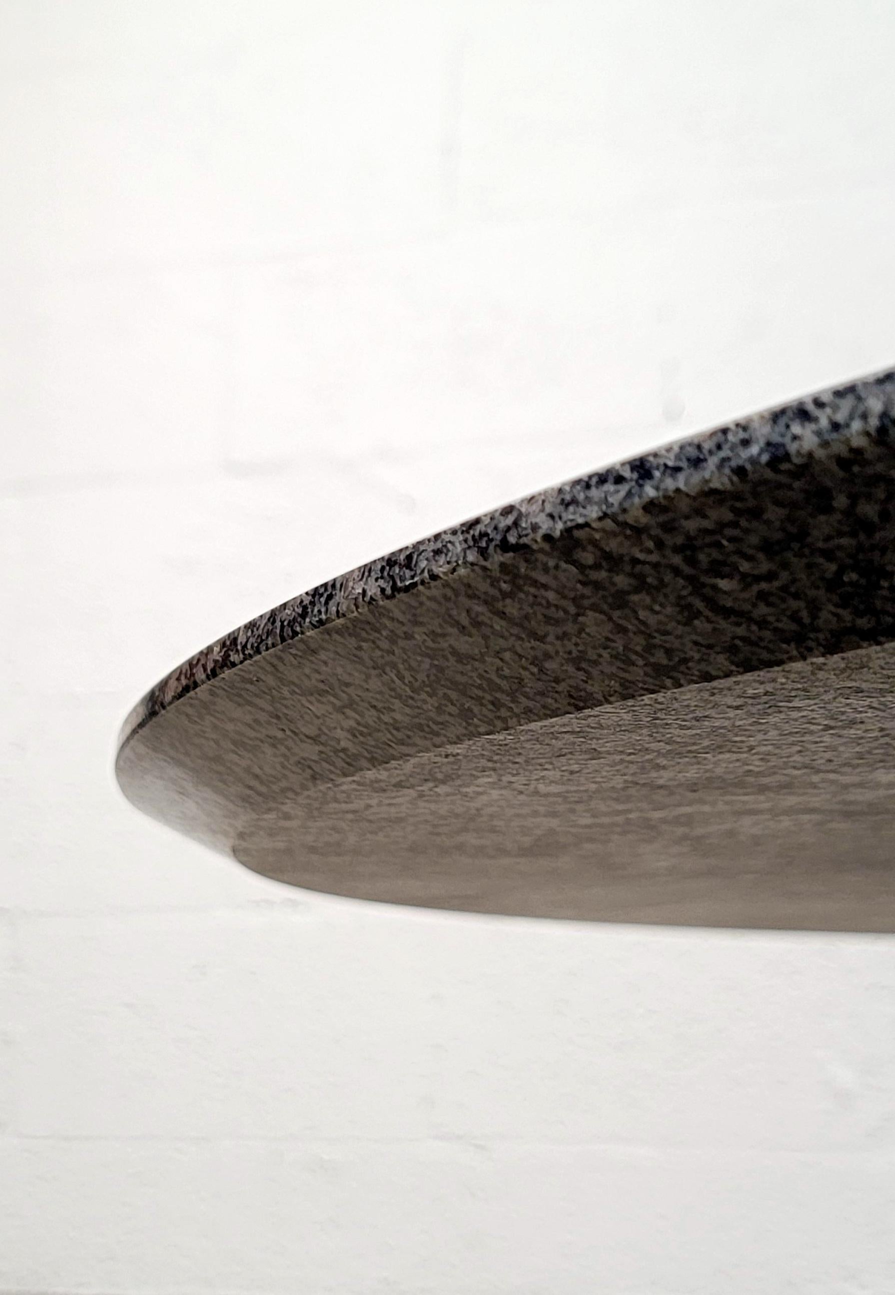 italien Table basse en granit noir et fer par Laura Graziotti pour Arflex en vente