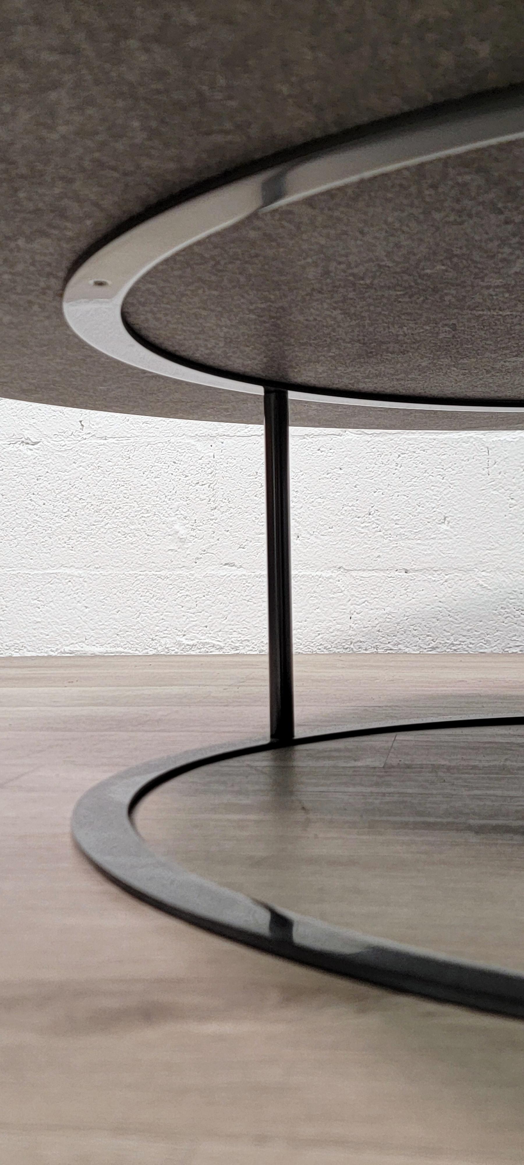 Table basse en granit noir et fer par Laura Graziotti pour Arflex Bon état - En vente à Miami, FL