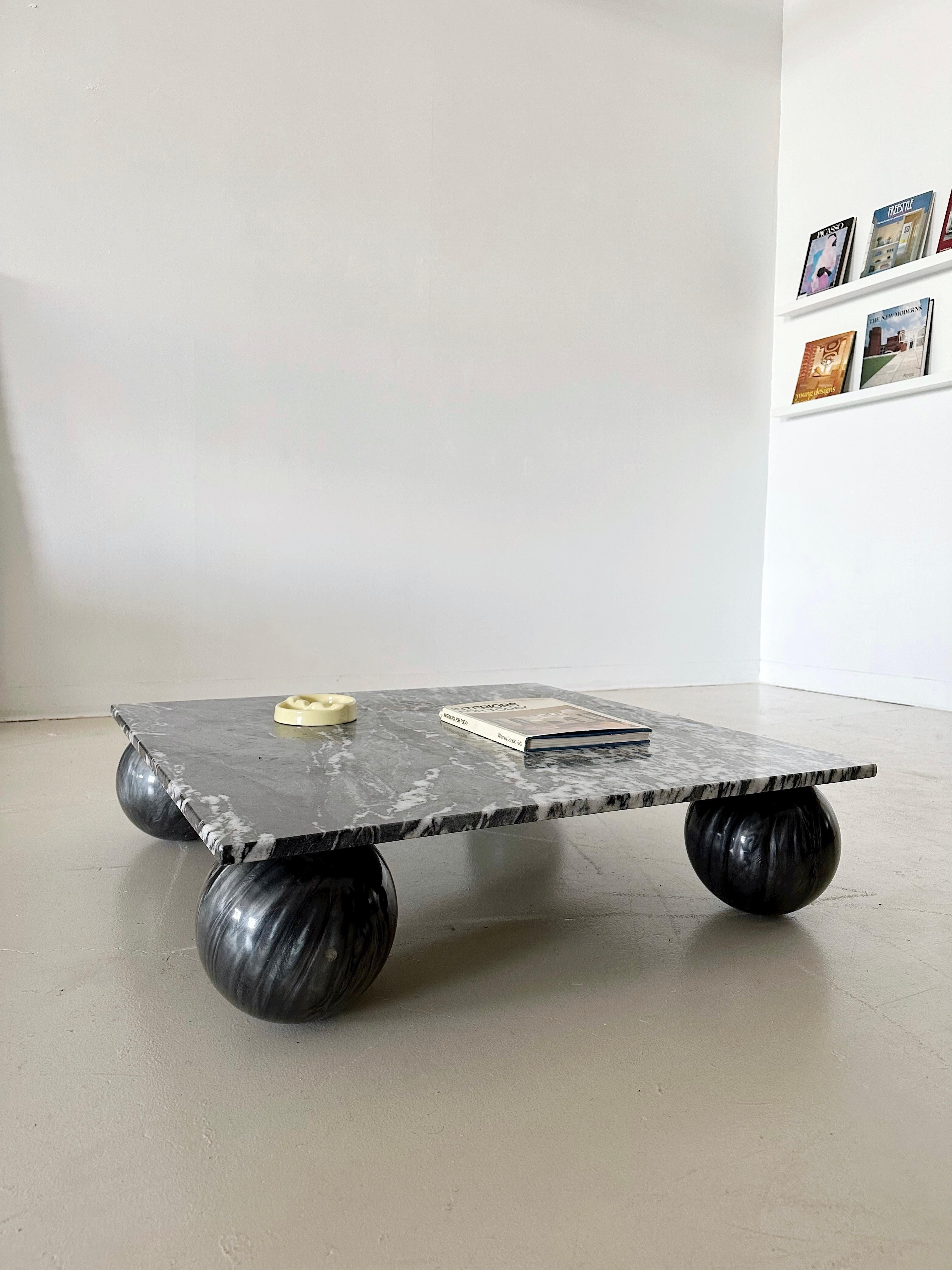 Black Granite Low Coffee Table with Sphere Base In Good Condition In Outremont, QC