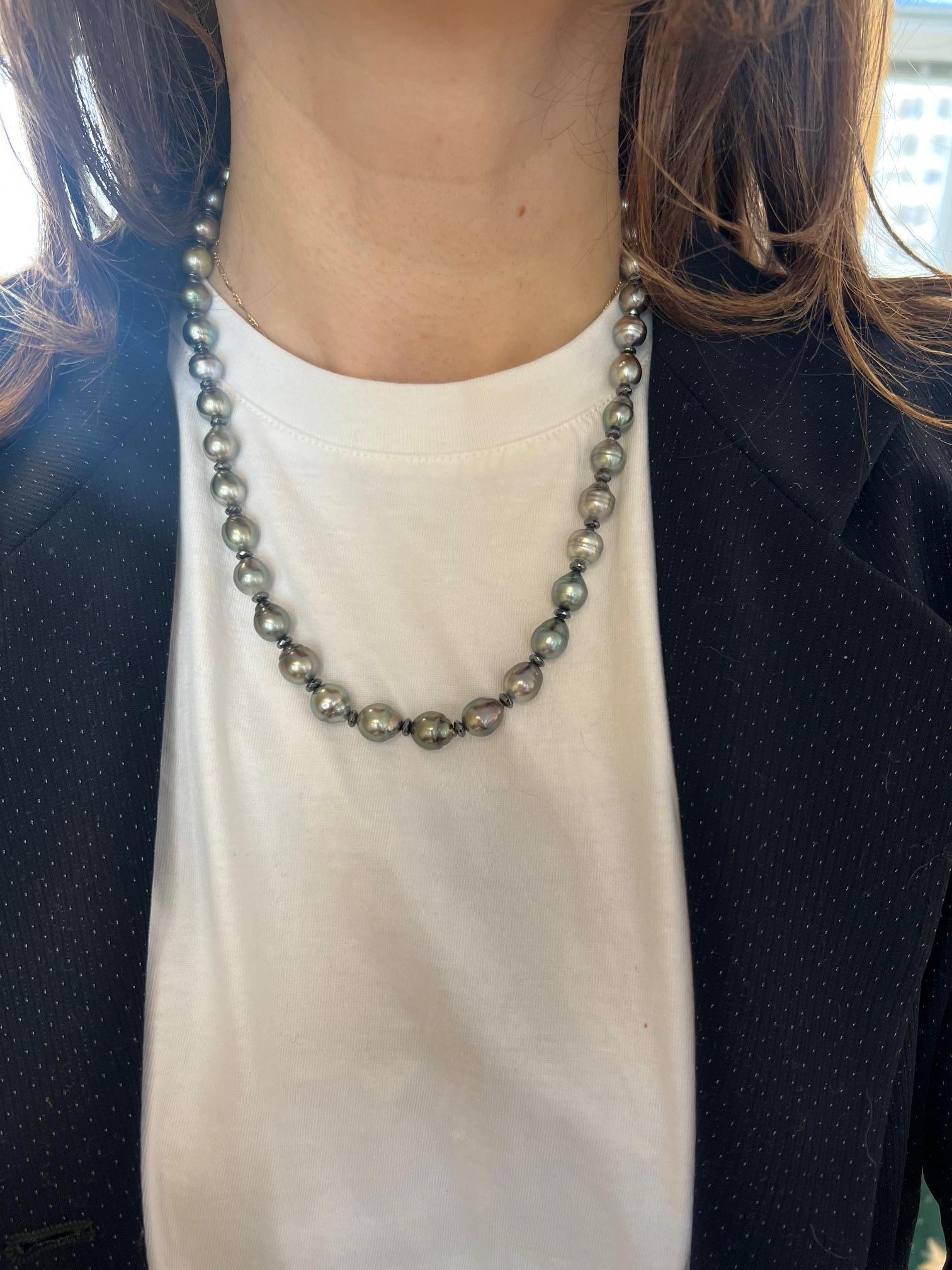 da uomo o donna Collana di perle barocche di Tahiti in nero/grigio e ematite in vendita