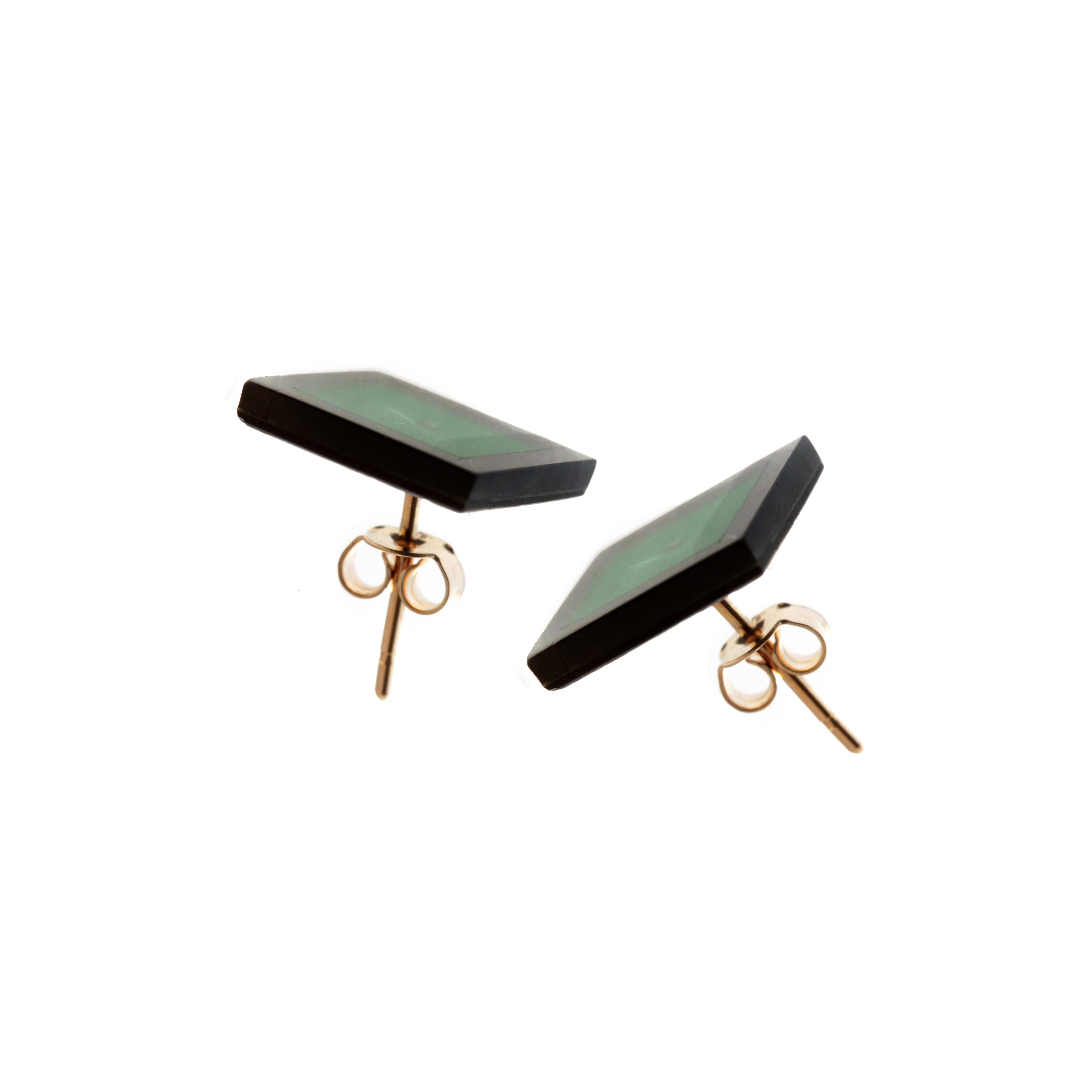 Clous d'oreilles carrés géométriques modernes et chics en or 14 carats avec agate noire et verte Neuf - En vente à Milano, IT