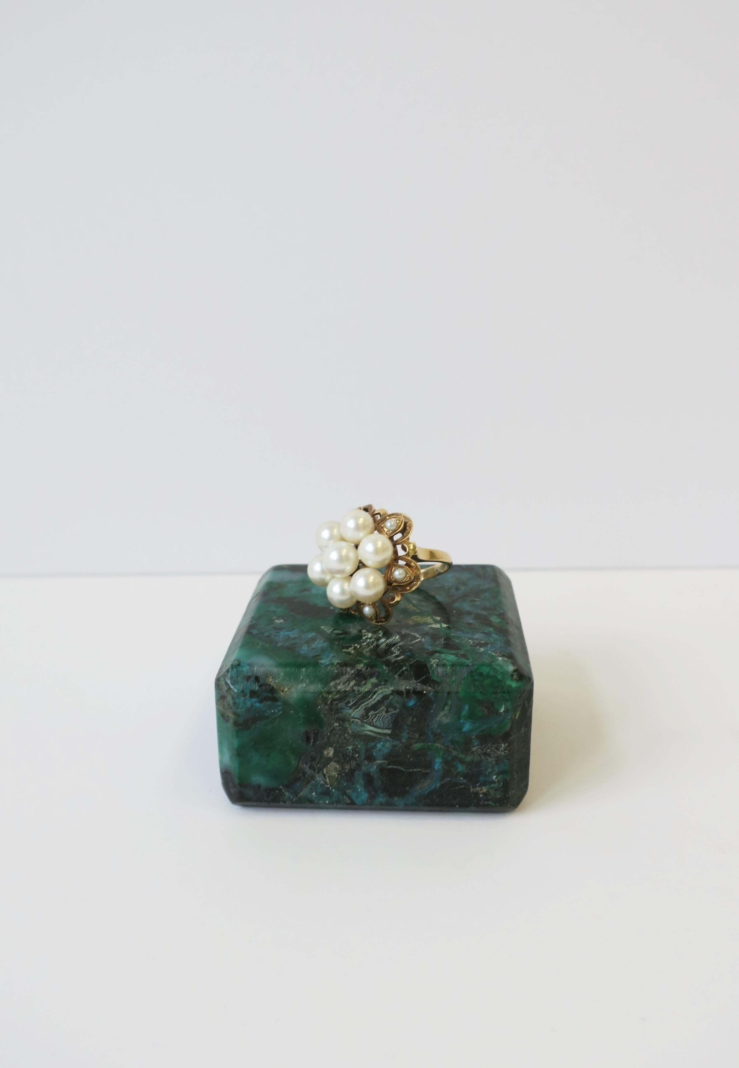 Emerald Green and Blue Gem Cut Stone Object or Paperweight In Good Condition In New York, NY