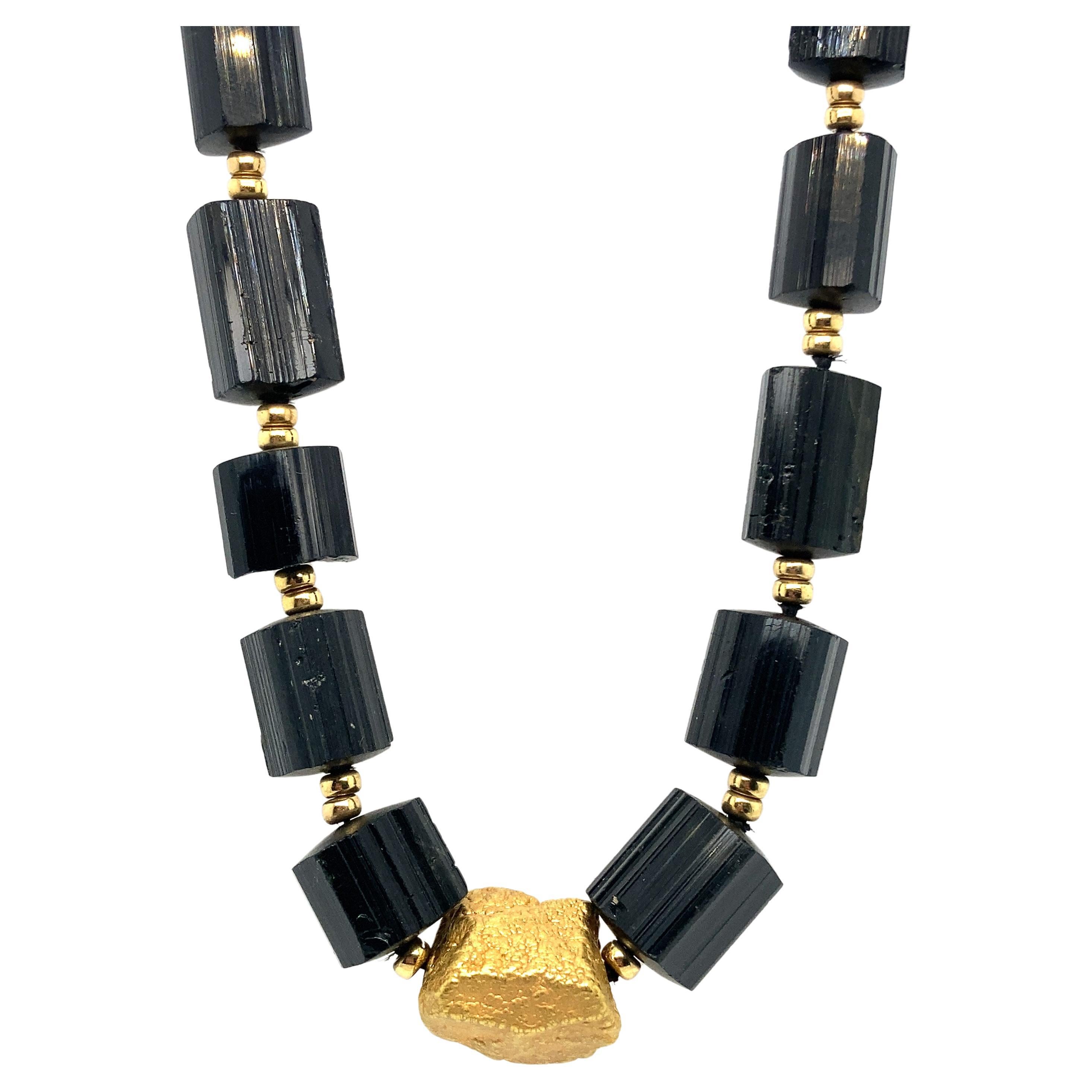 Tourmaline noire/verte et collier de perles en or 