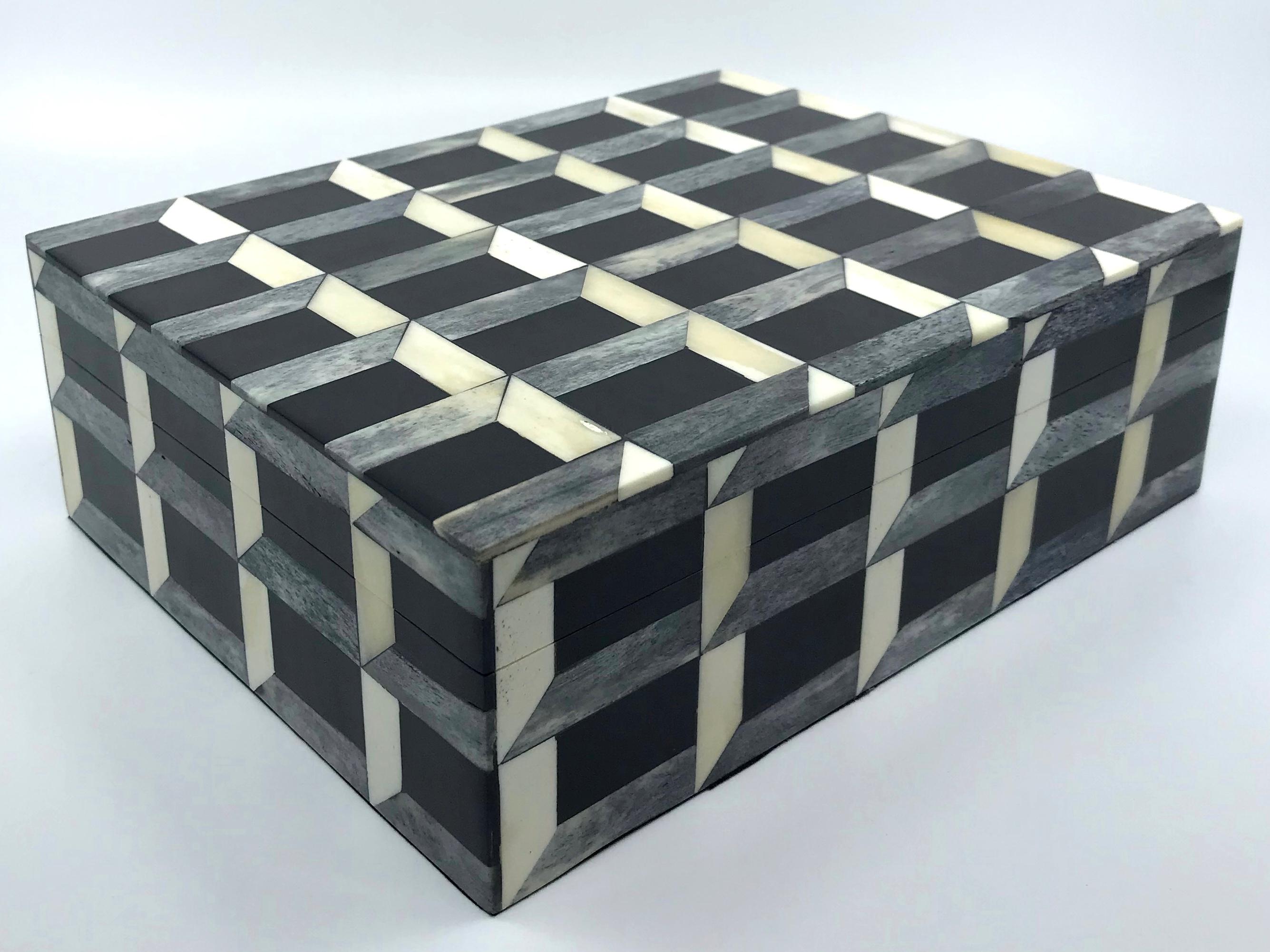 20th Century Black, Grey and Cream Horn and Bone Geometric Inlay Box For Sale