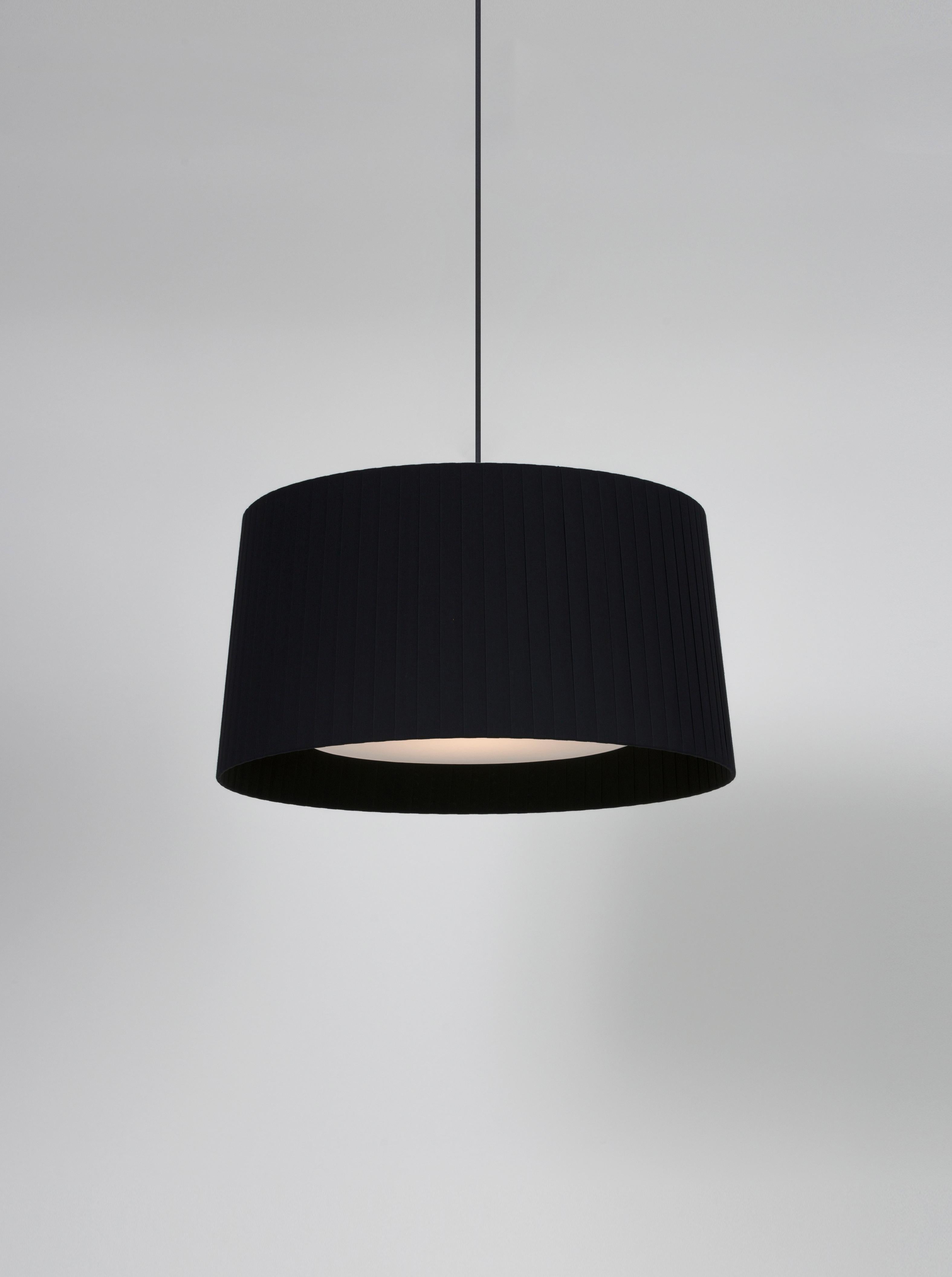 Modern Black GT5 Pendant Lamp by Santa & Cole For Sale