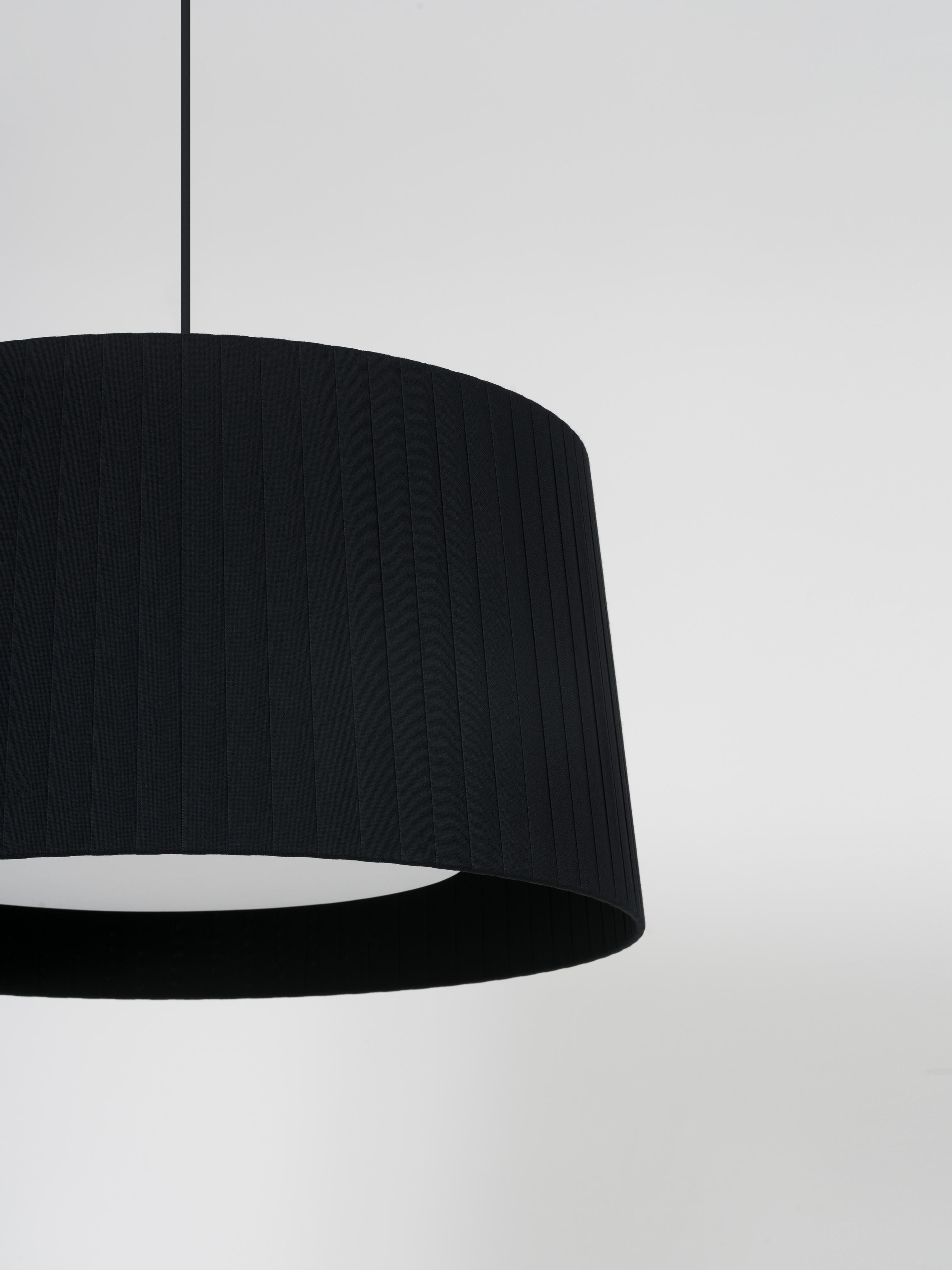 Spanish Black GT5 Pendant Lamp by Santa & Cole For Sale