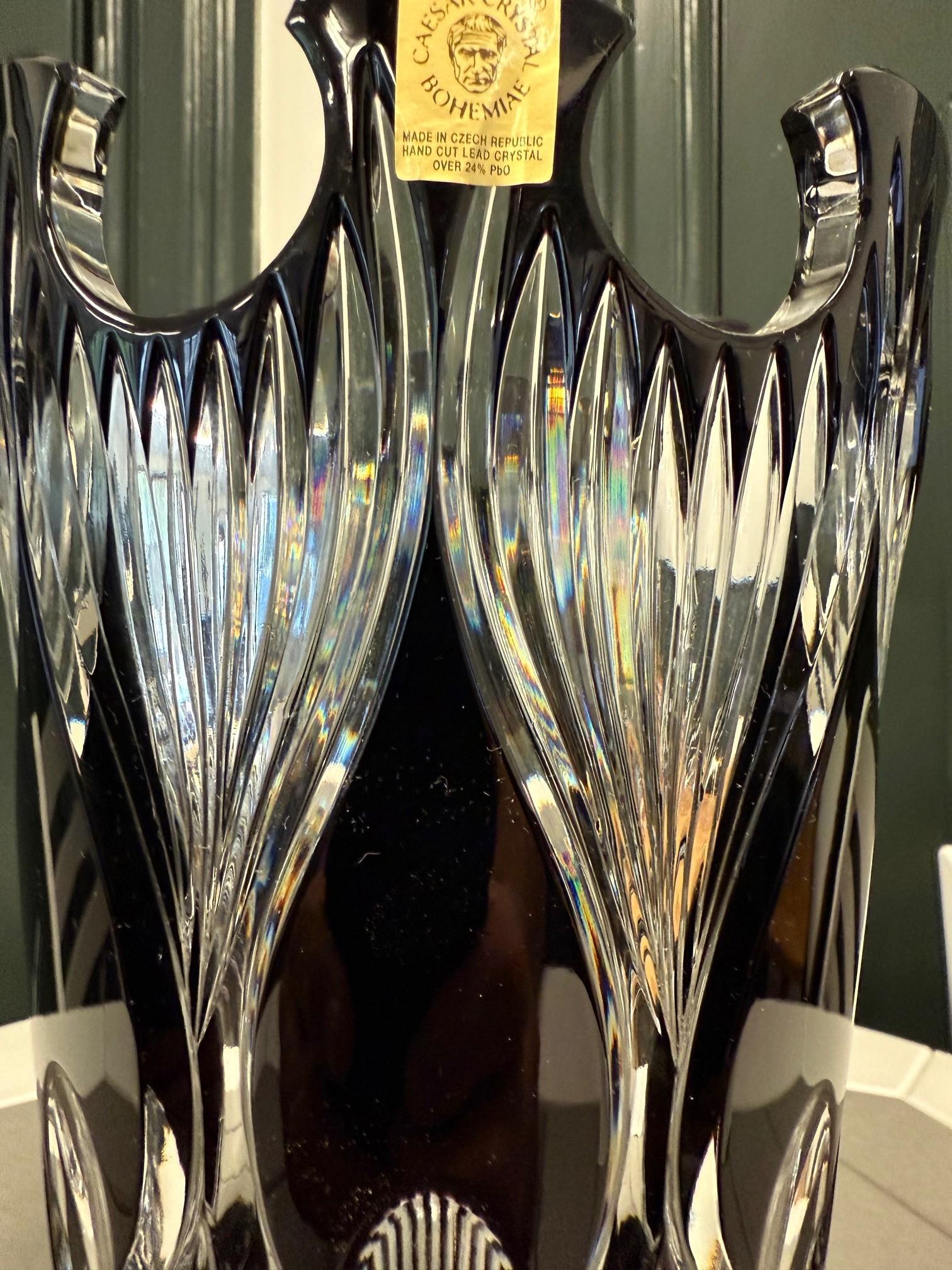 Schwarze Vase aus handgeschliffenem Bleikristall von Caesar Crystal Bohemiae Co. Tschechische Republik im Angebot 1