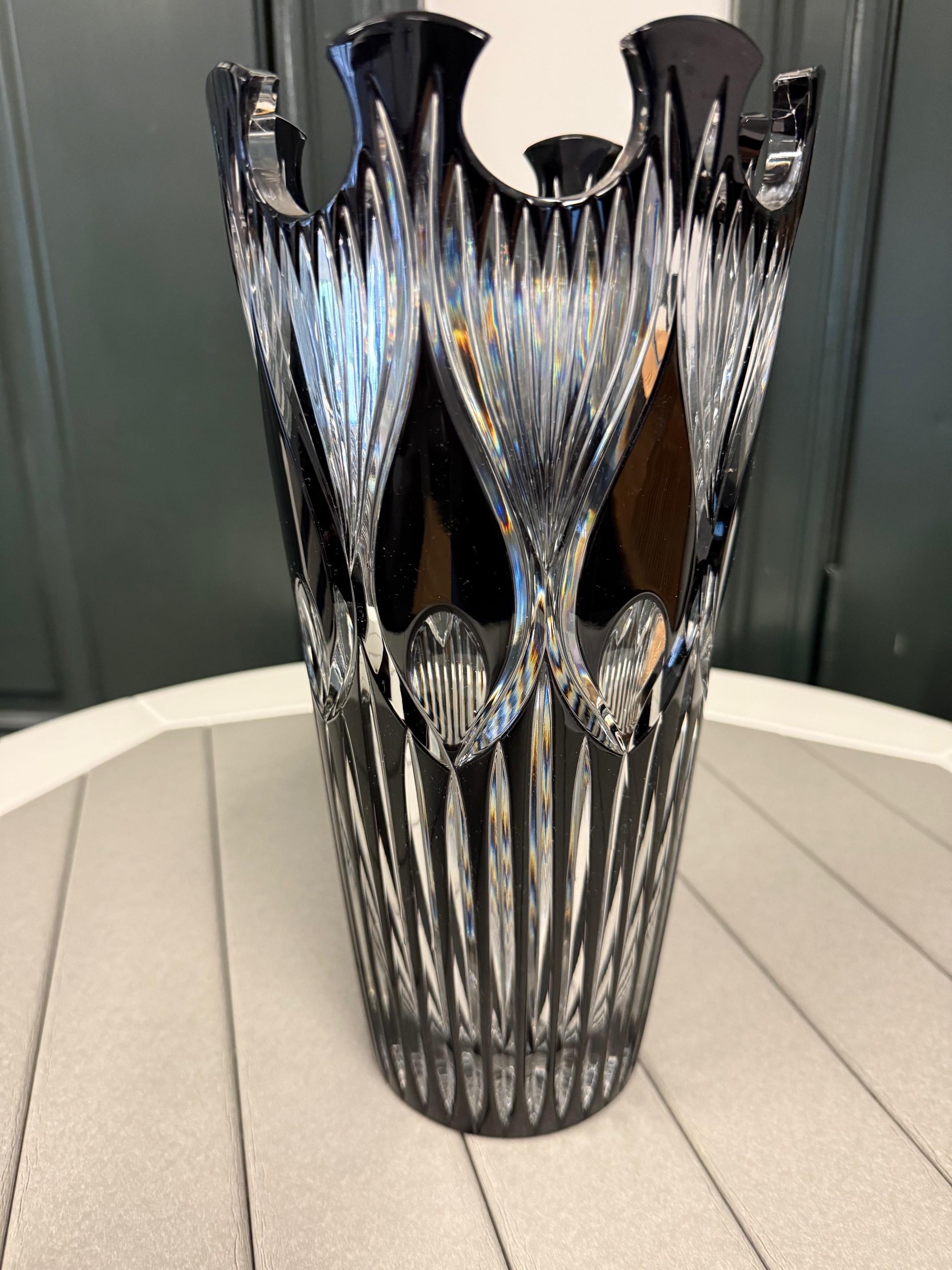 Schwarze Vase aus handgeschliffenem Bleikristall von Caesar Crystal Bohemiae Co. Tschechische Republik im Angebot 2