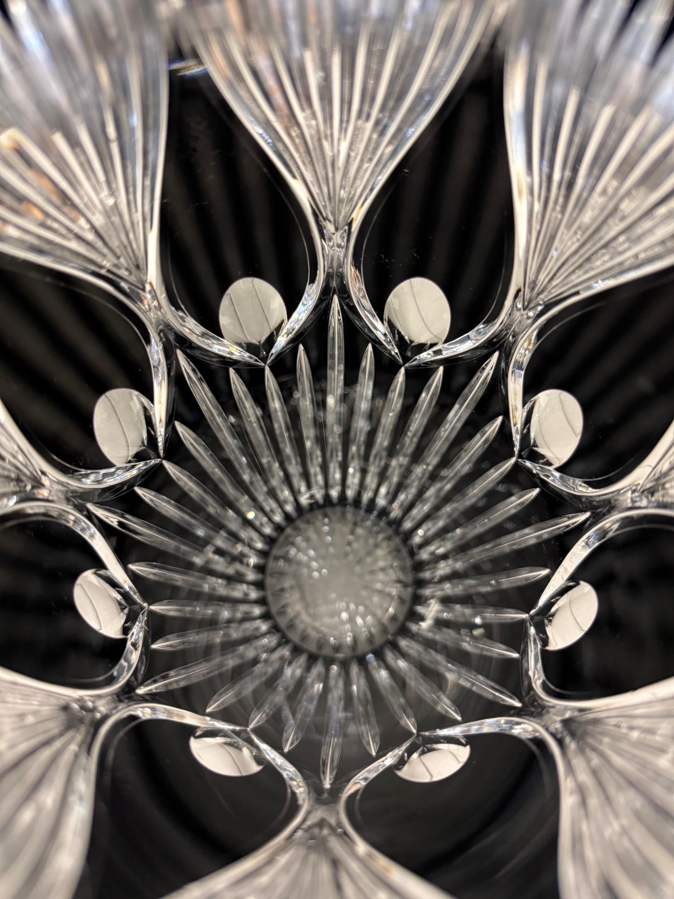 Schwarze Vase aus handgeschliffenem Bleikristall von Caesar Crystal Bohemiae Co. Tschechische Republik im Angebot 4